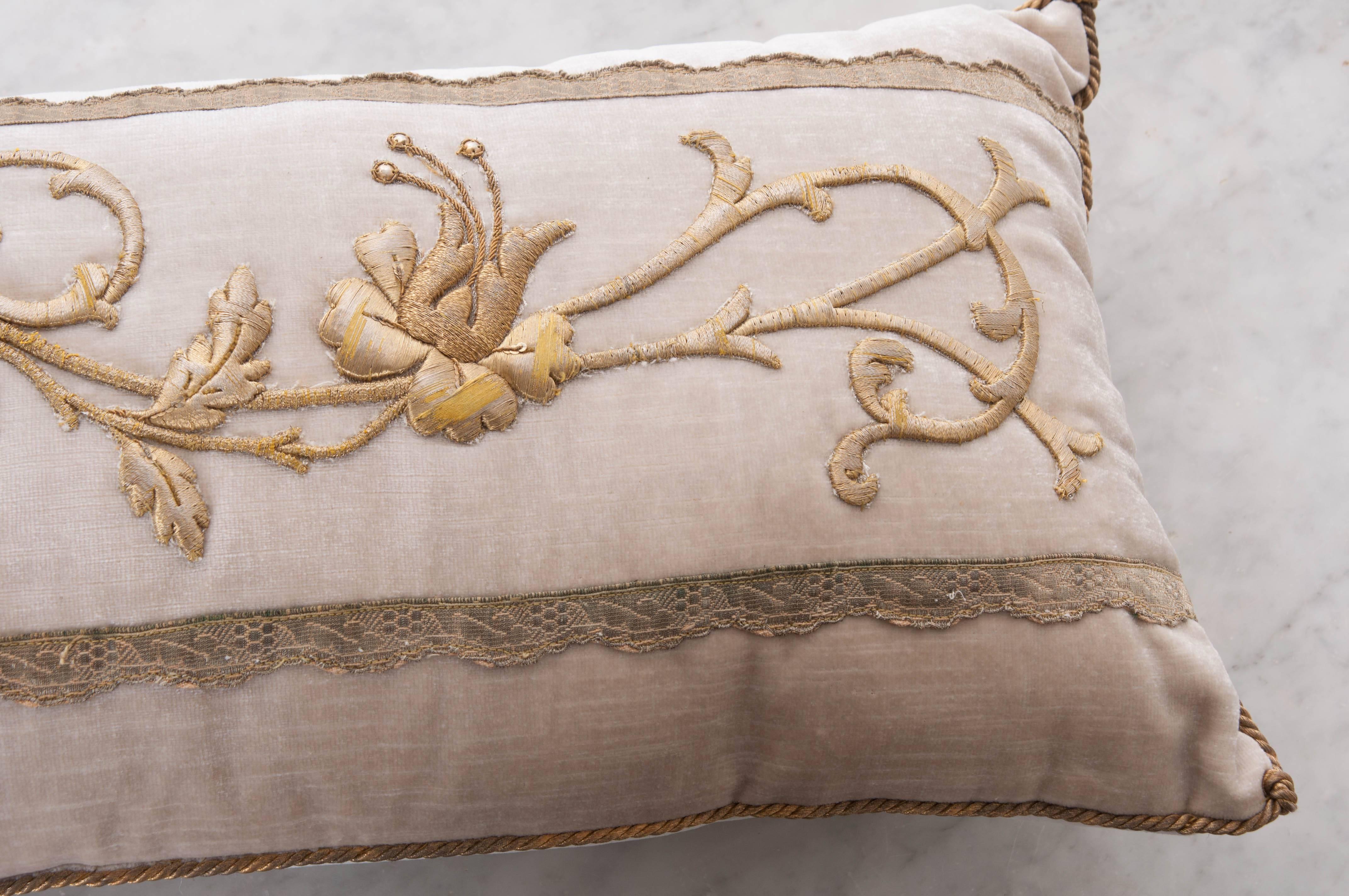 Antique Textile Pillow by B.Viz Designs In Good Condition In Baton Rouge, LA