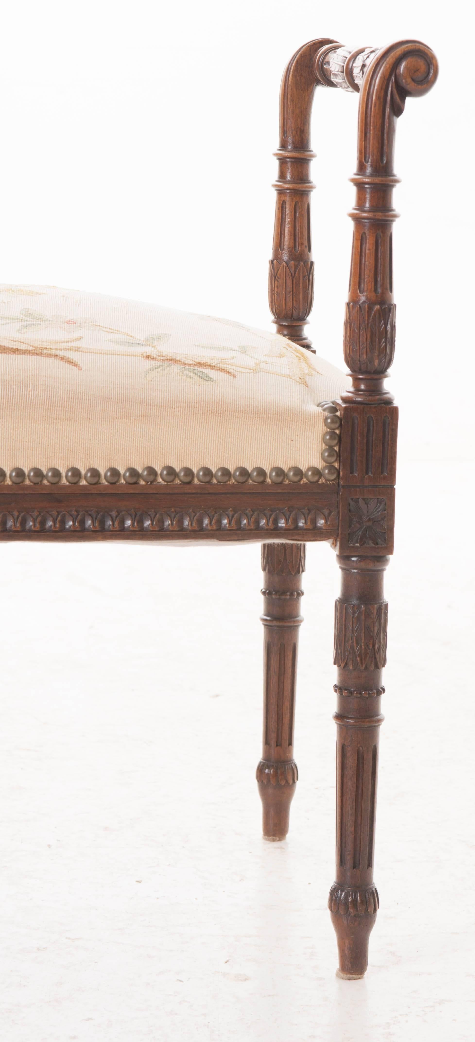 French Early 19th Century Louis XVI Mahogany Window Seat In Good Condition In Baton Rouge, LA
