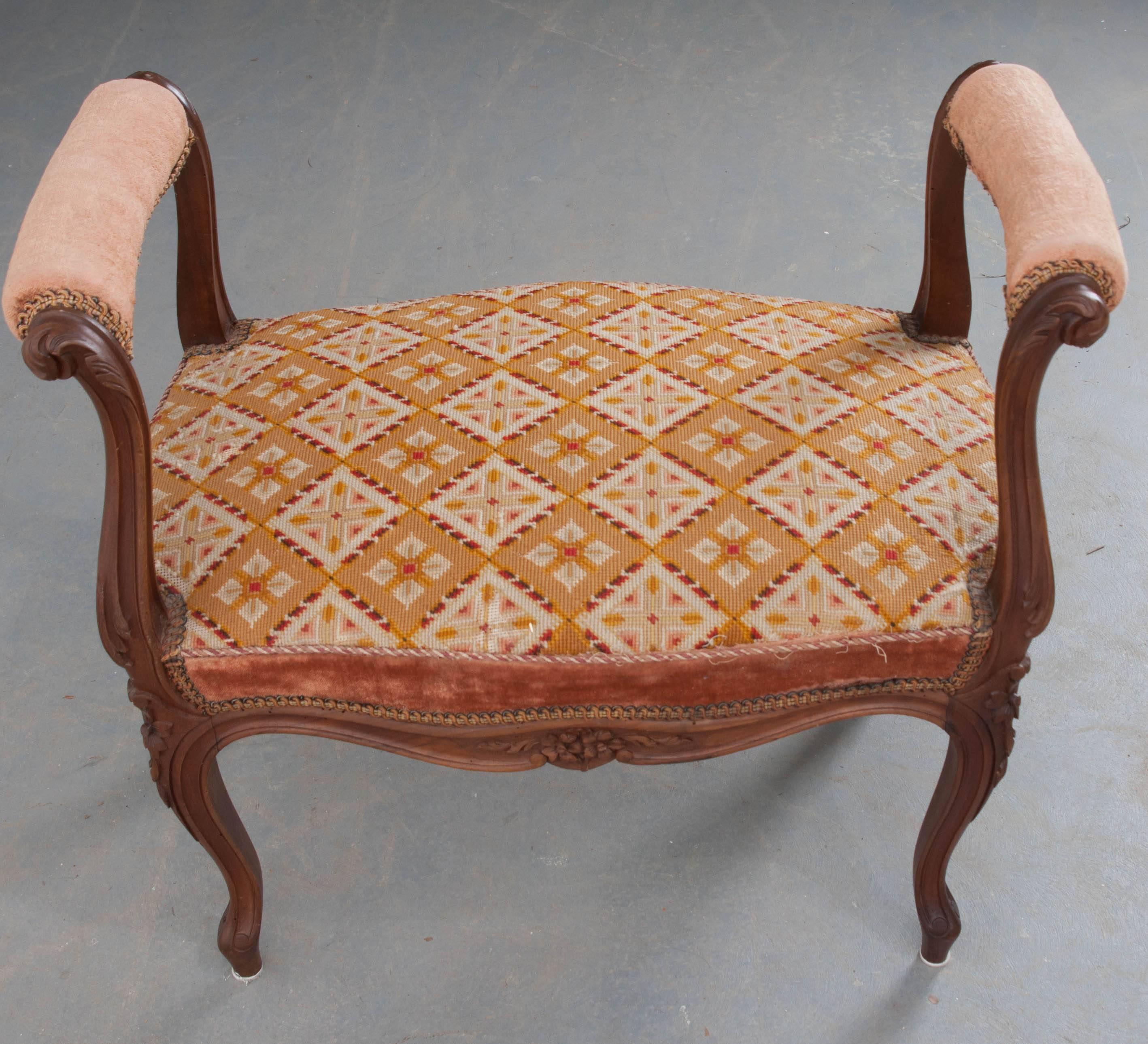 French 19th Century Louis XV-Style Walnut Tapestry Seat In Good Condition In Baton Rouge, LA