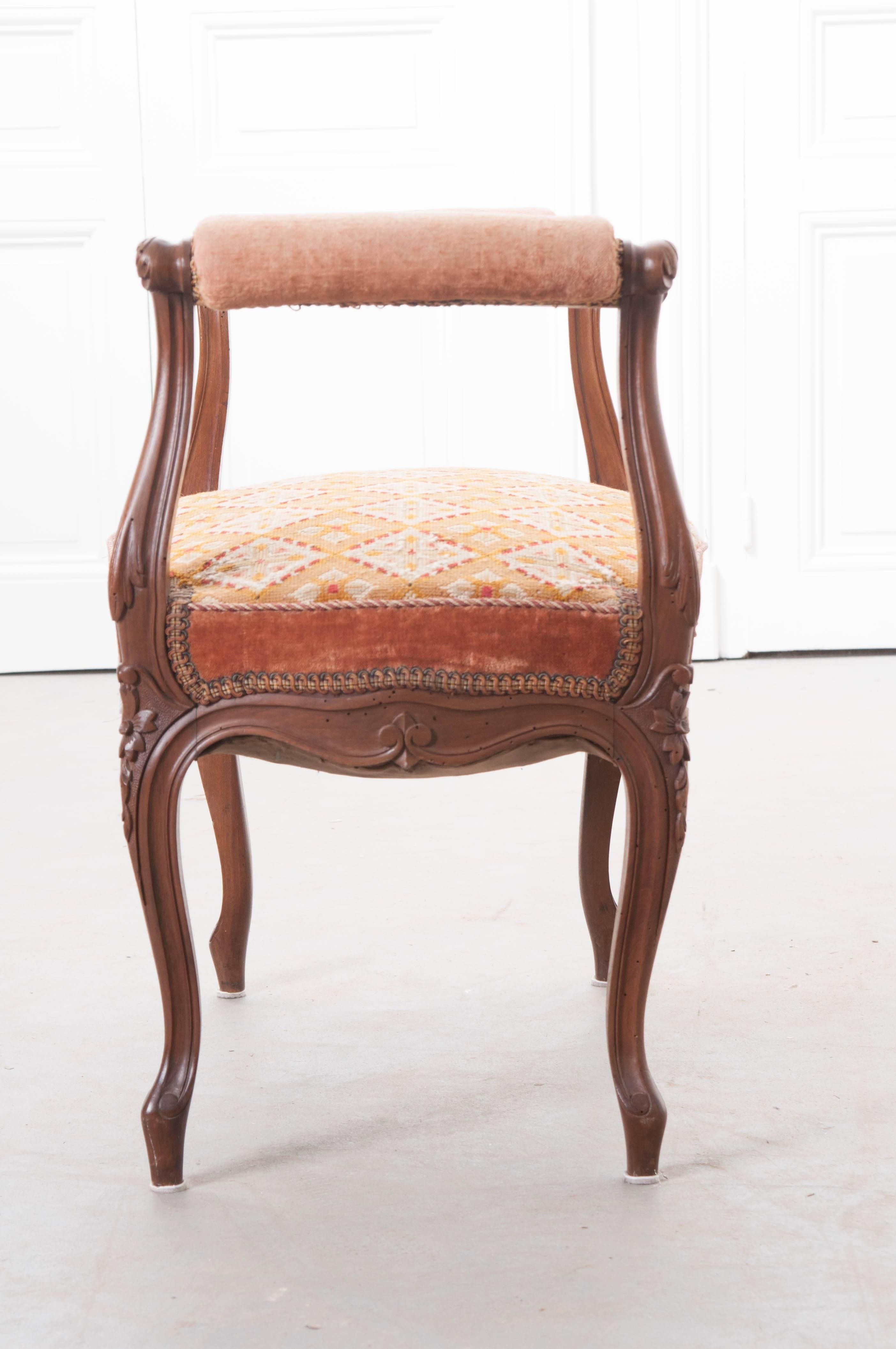 French 19th Century Louis XV-Style Walnut Tapestry Seat 3