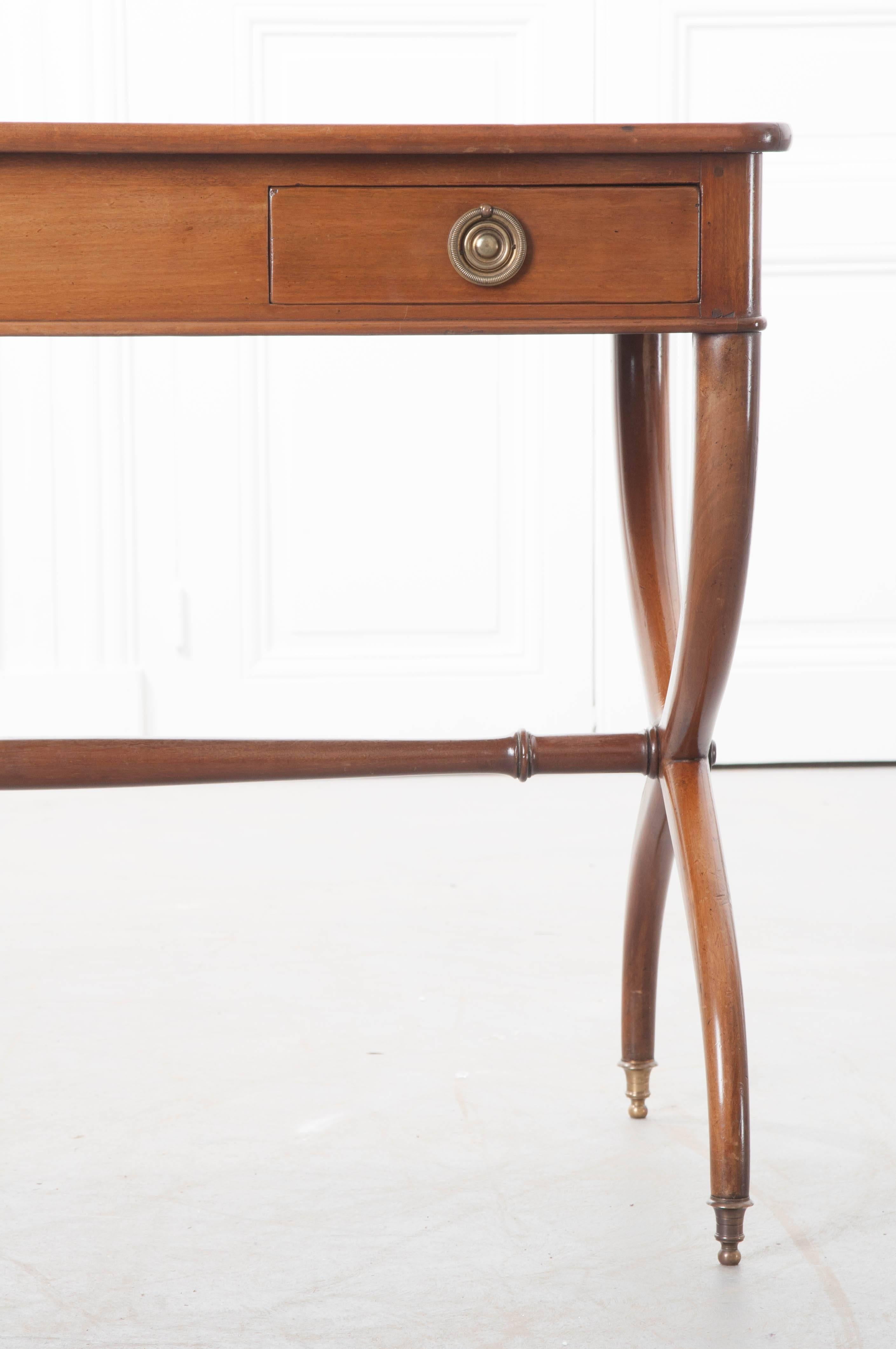 English 19th Century Regency Leather Top Mahogany Desk In Good Condition In Baton Rouge, LA