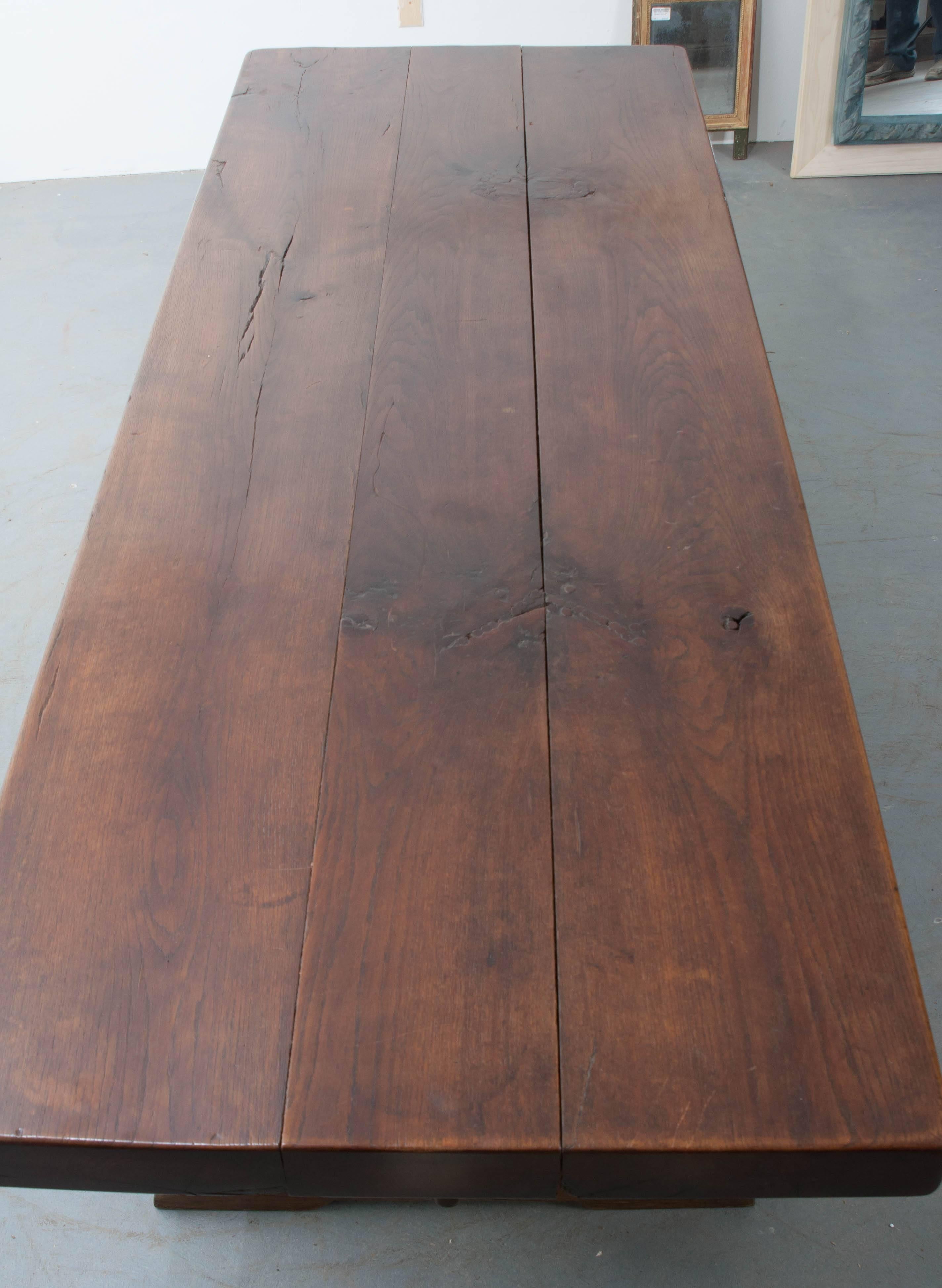 French Early 19th Century Oak Trestle Dining Table In Good Condition In Baton Rouge, LA