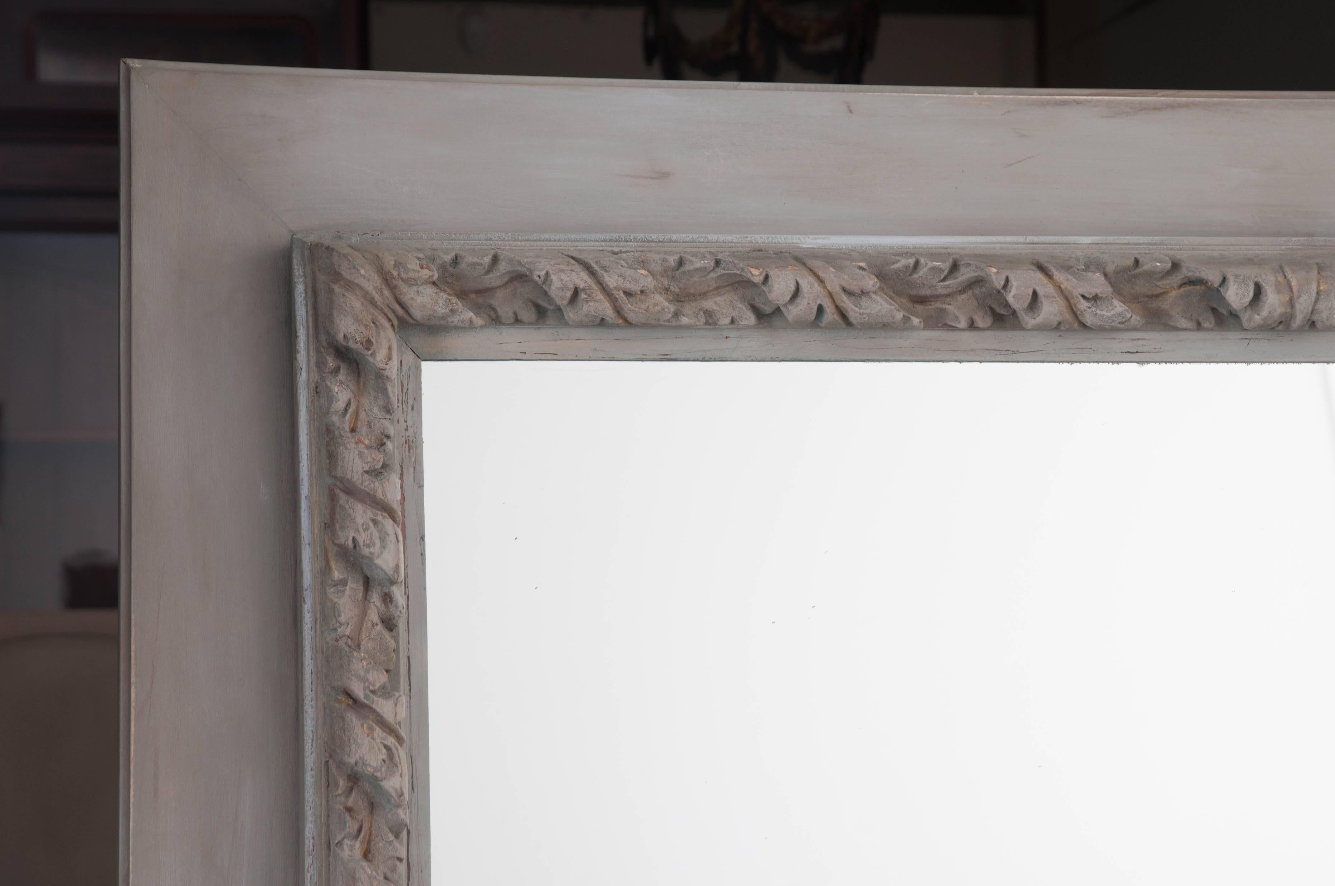 French Carved and Painted Mirror In Good Condition In Baton Rouge, LA
