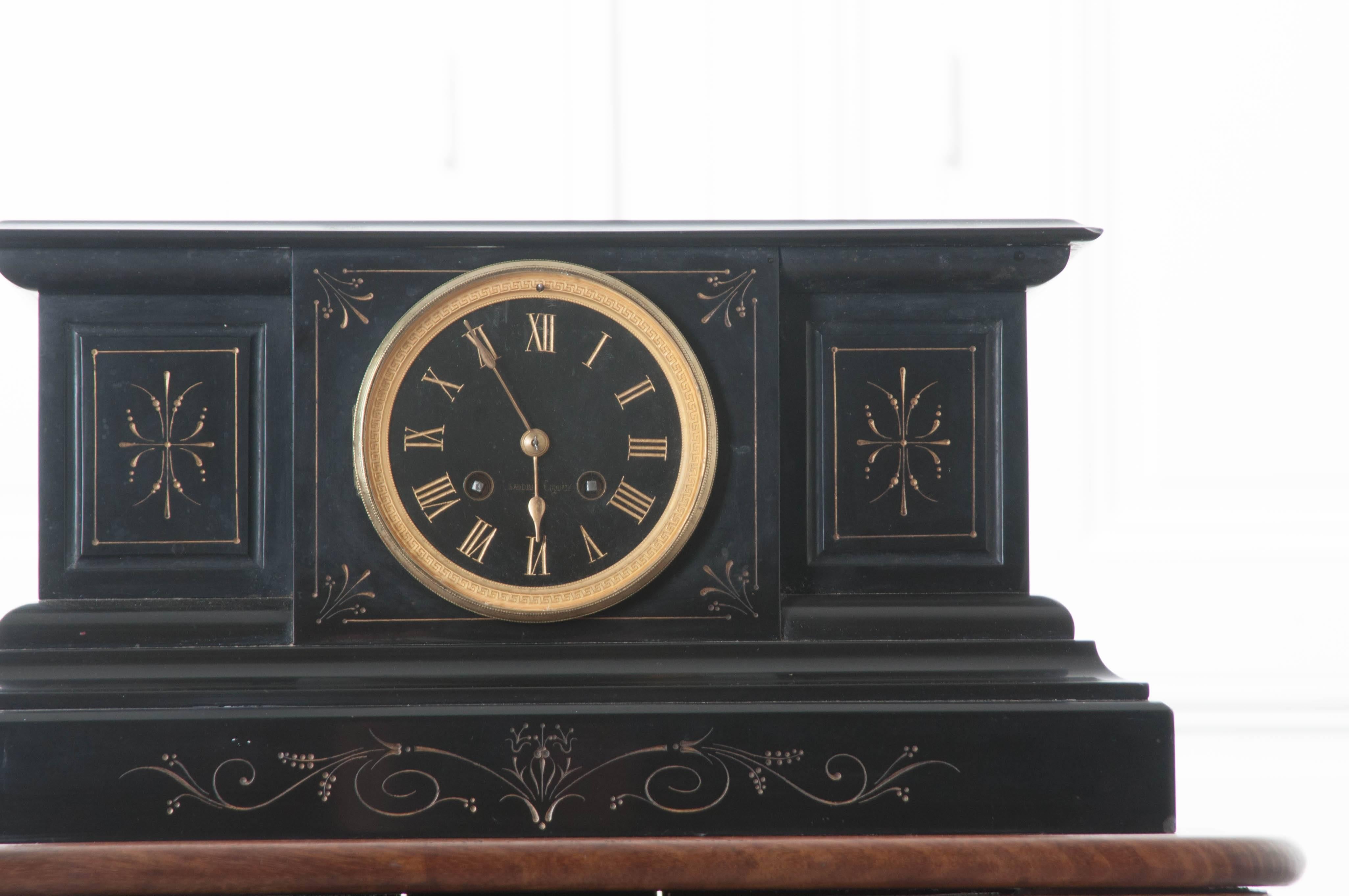 French Black Marble and Brass Mantel Clock In Good Condition In Baton Rouge, LA