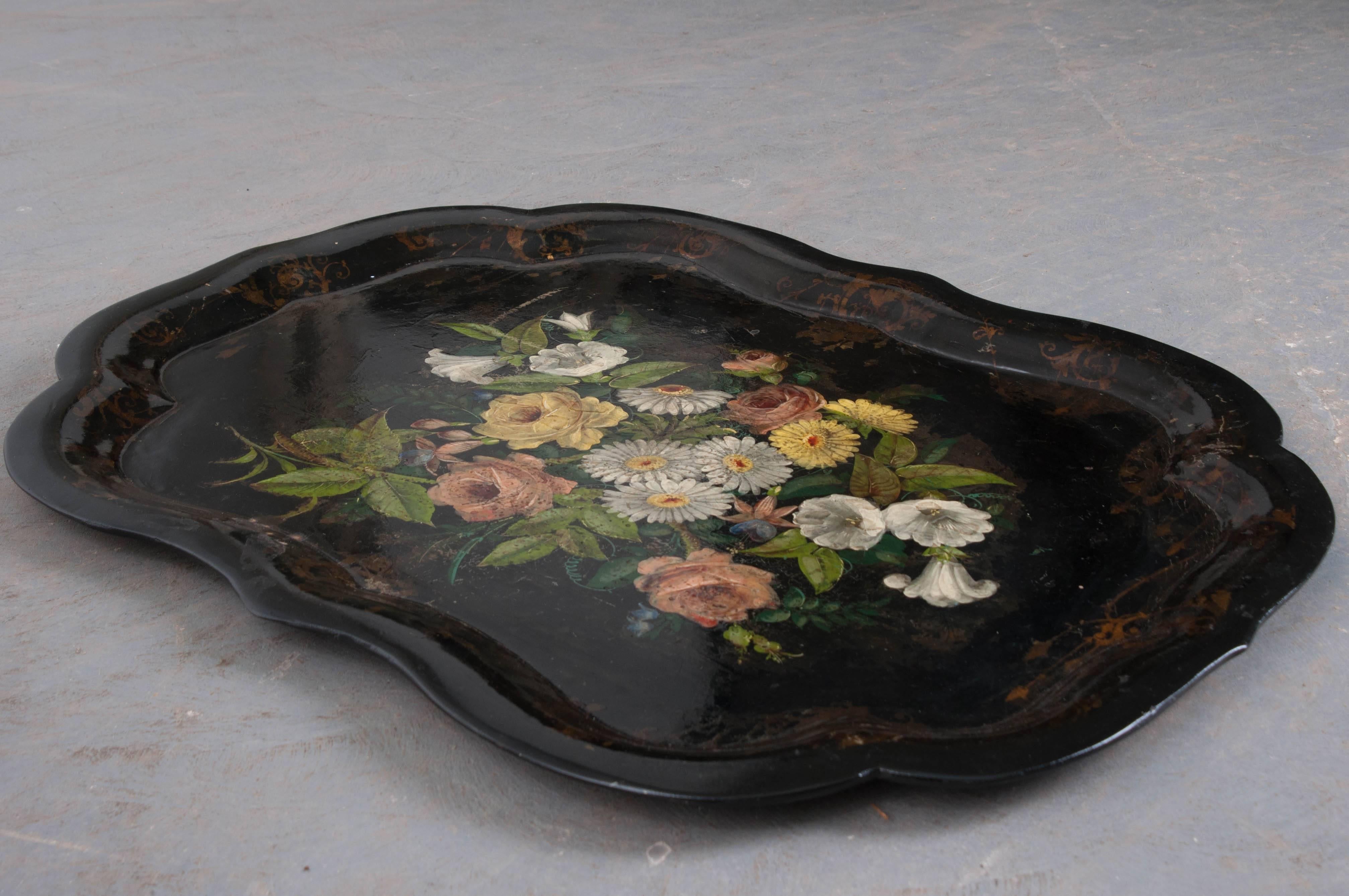 Neoclassical English 19th Century Papier Mâché Gilt and Painted Tray For Sale