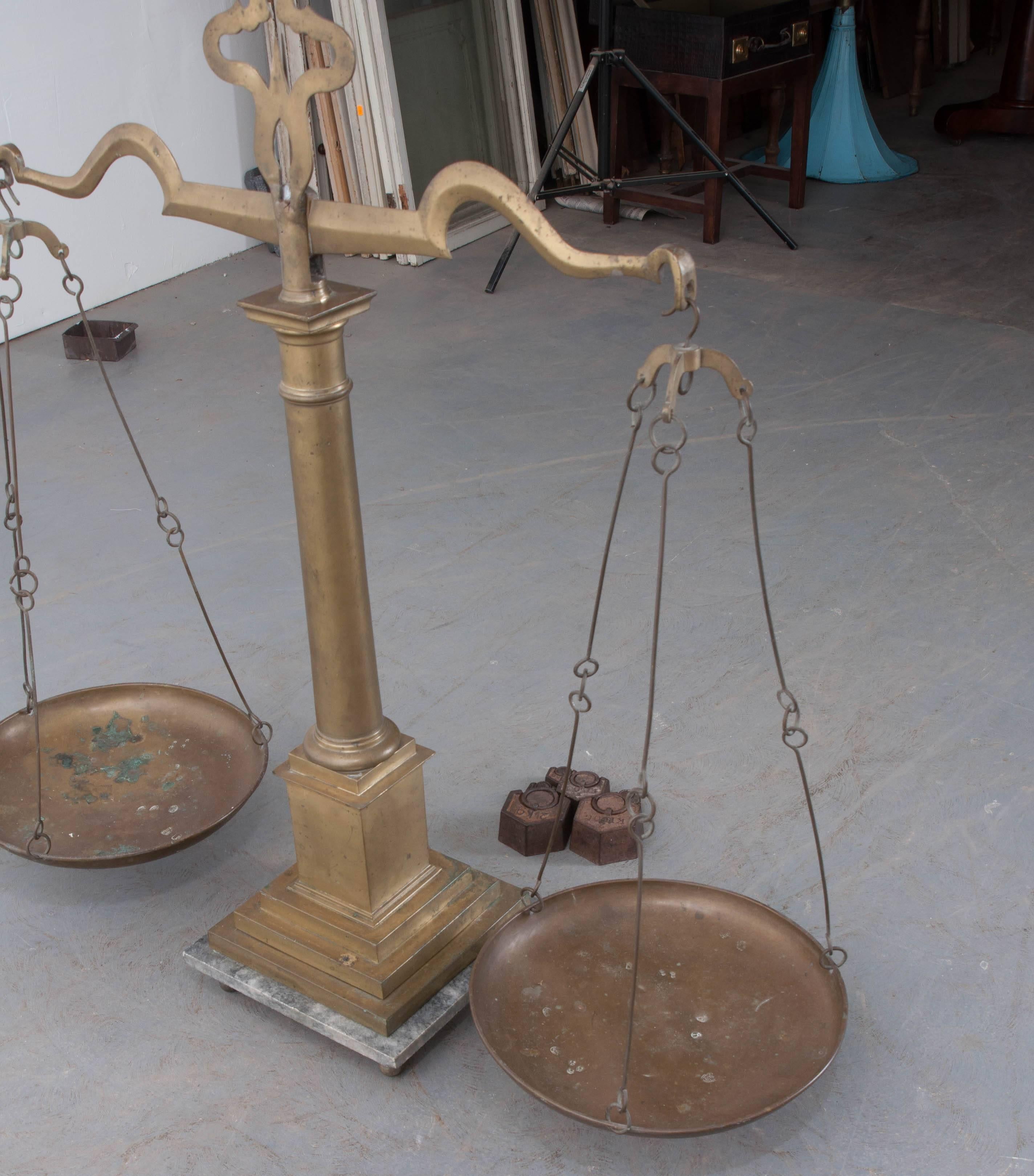 English Late 19th Century Large Brass Table Scale and Weights For Sale 3