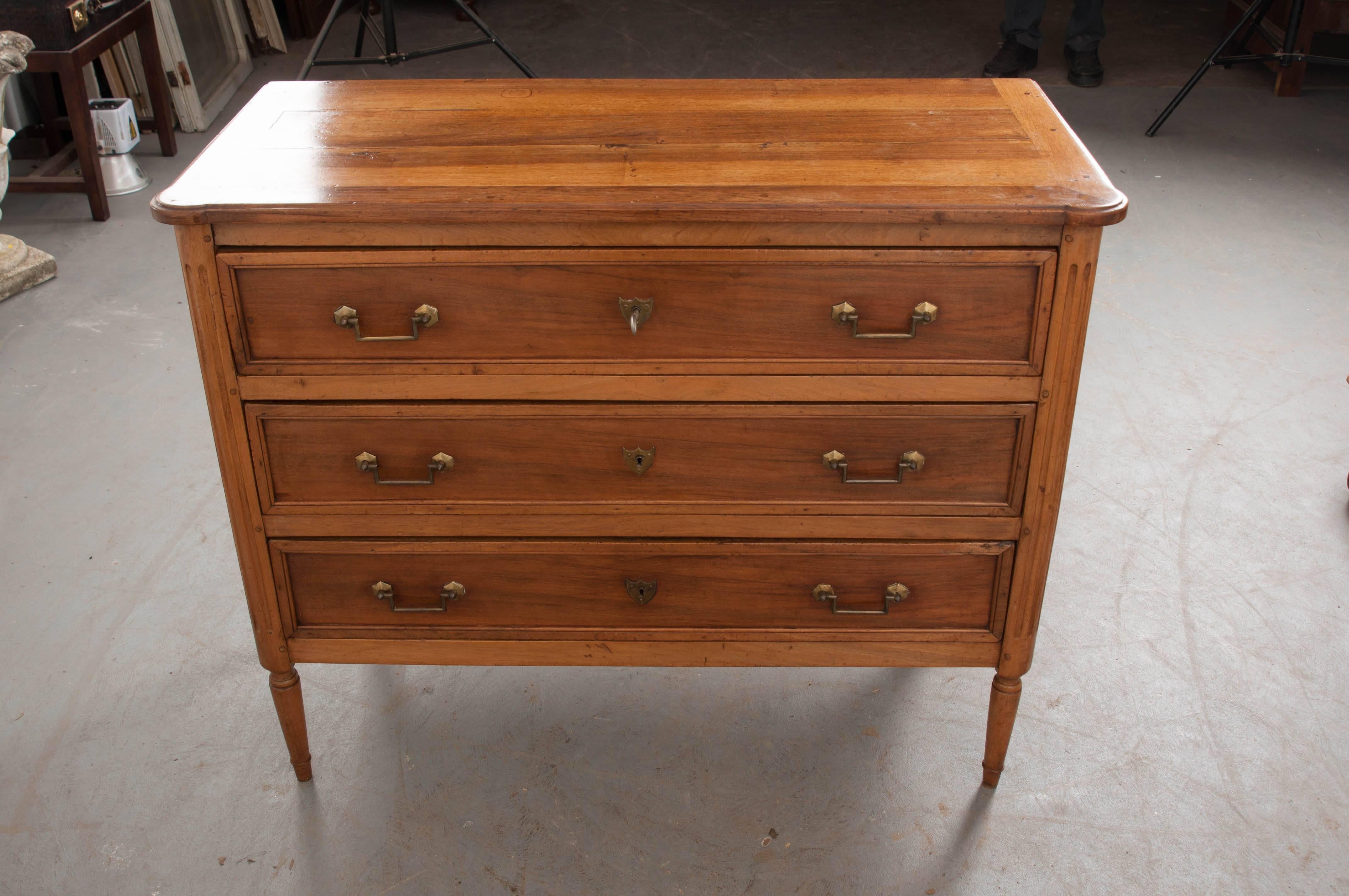 French 19th Century Walnut Louis XVI Commode In Good Condition In Baton Rouge, LA