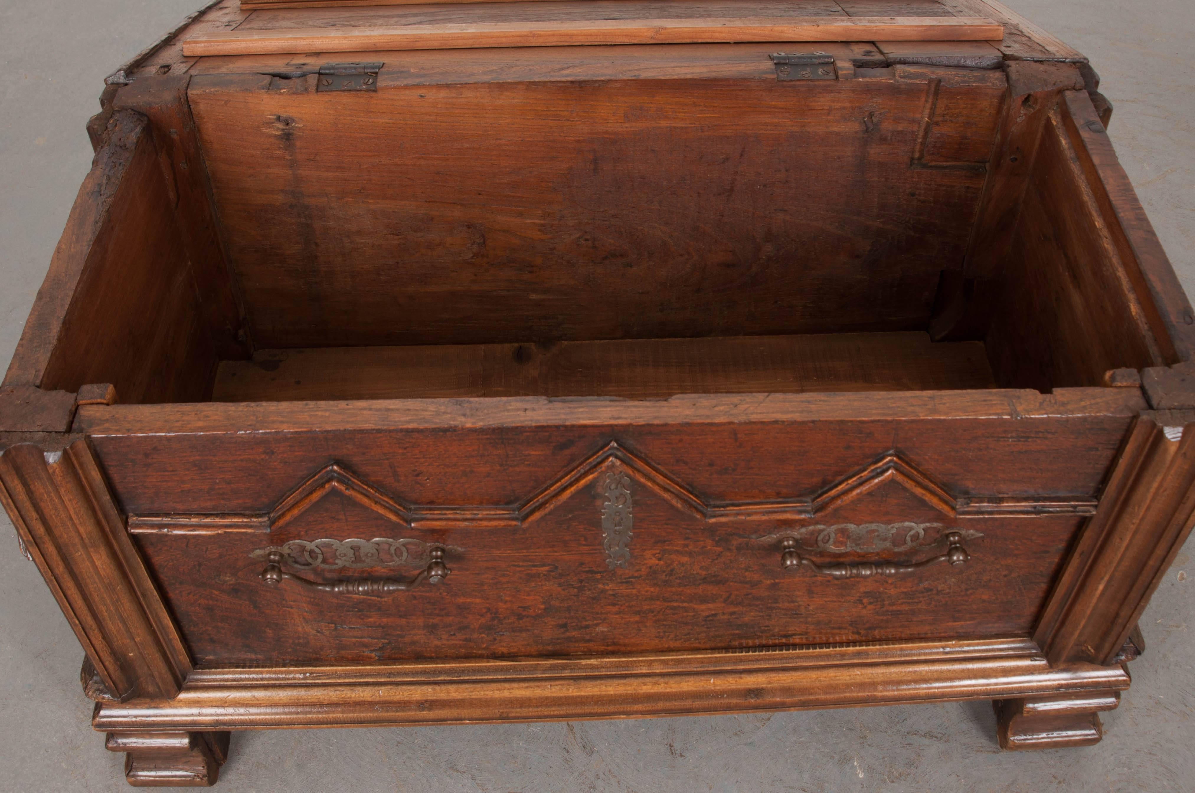French Provincial French Early 19th Century Oak Coffer