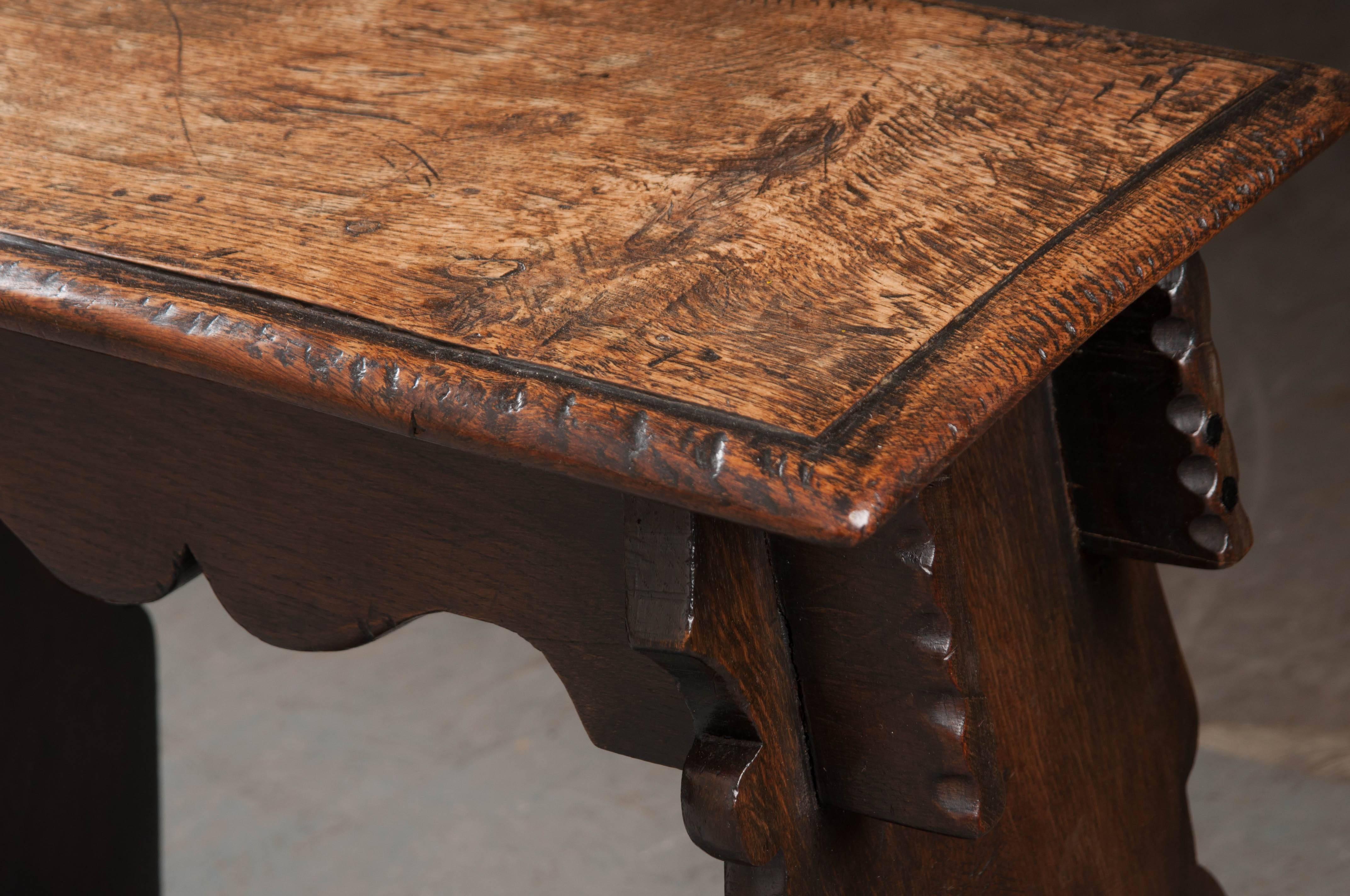 Early 20th Century English Oak Joint Stool In Good Condition In Baton Rouge, LA