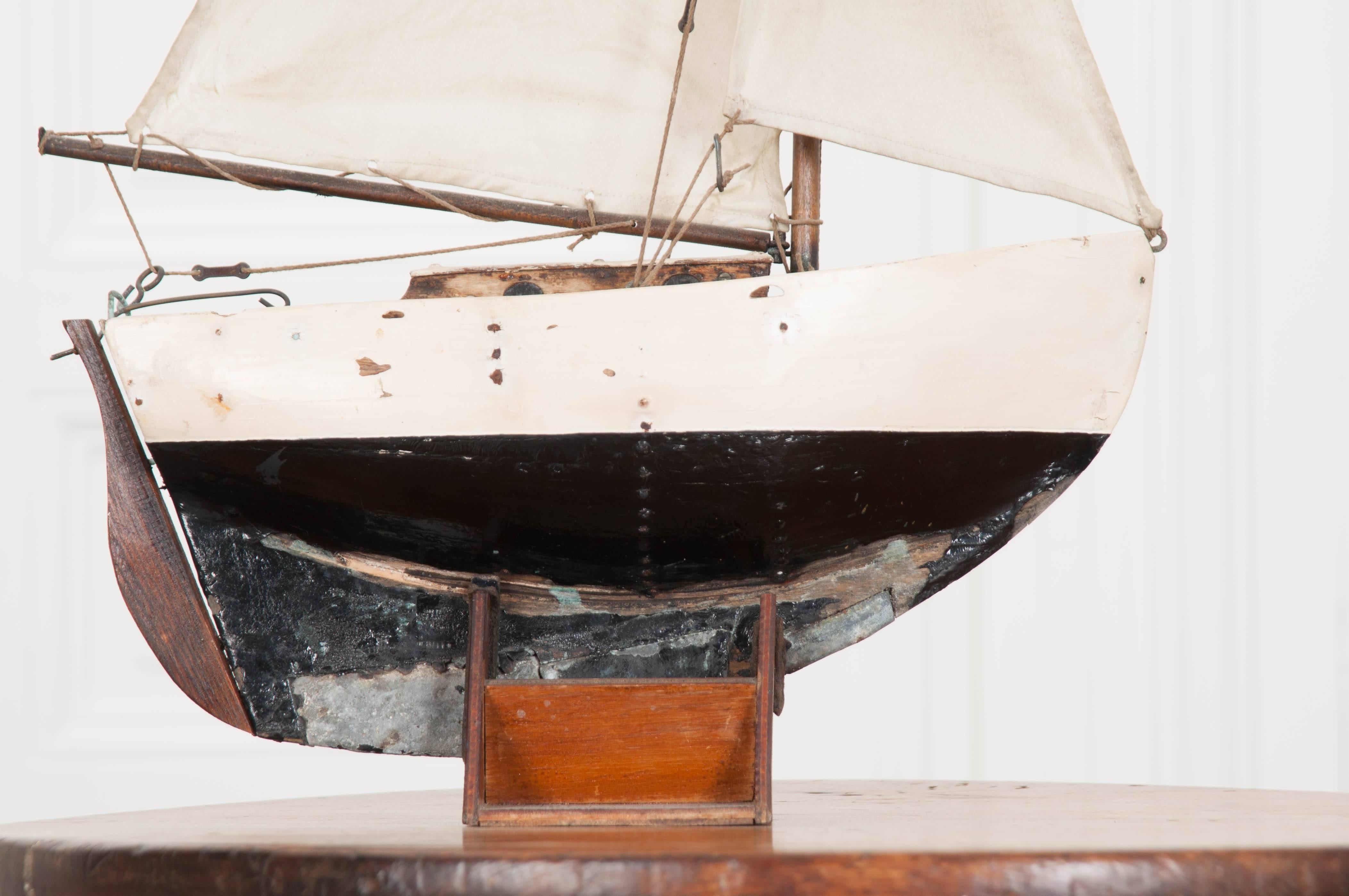 Canvas Early 20th Century English Pond Yacht