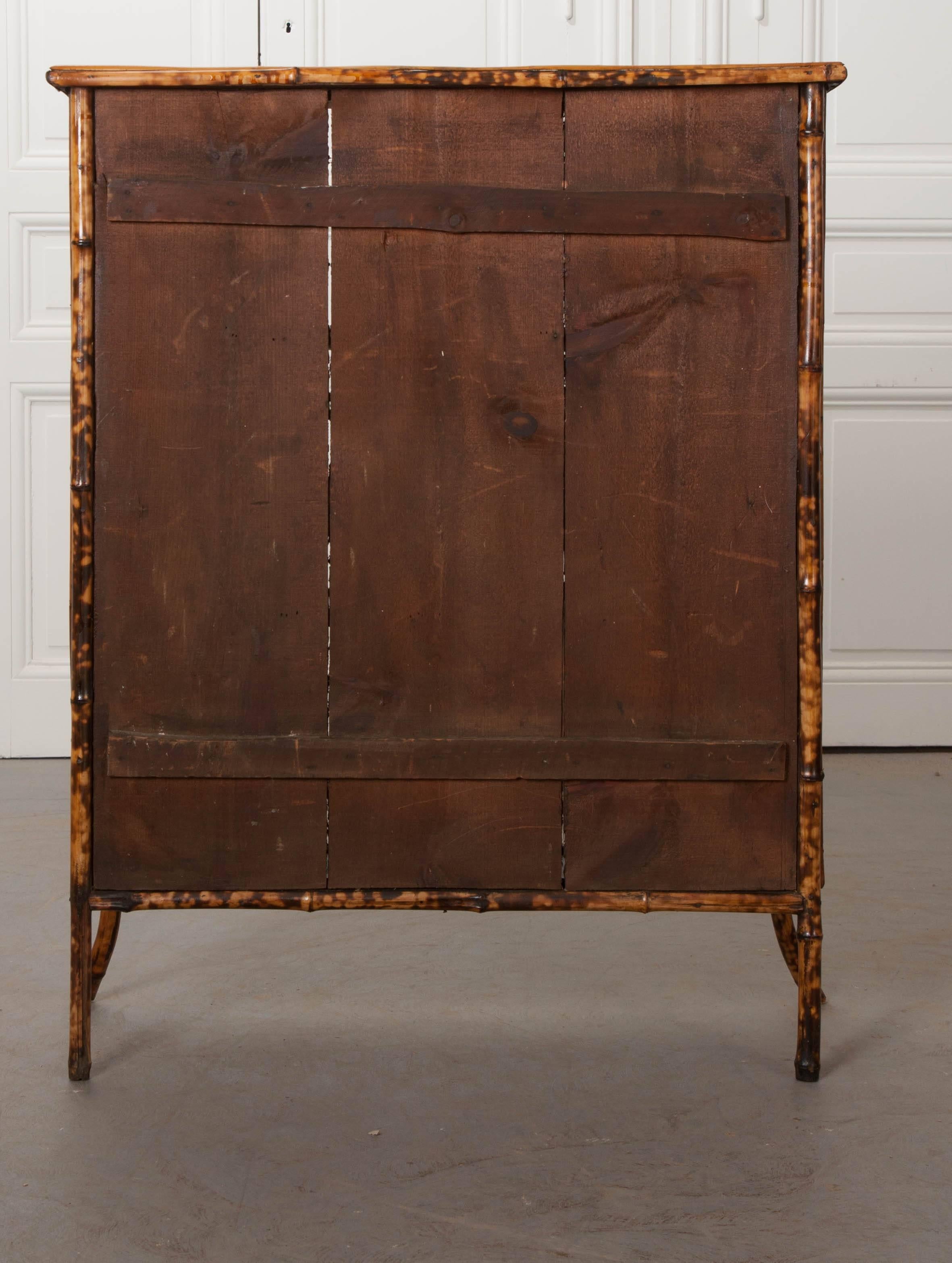 English 19th Century Bamboo Découpage Fish Bookcase 4