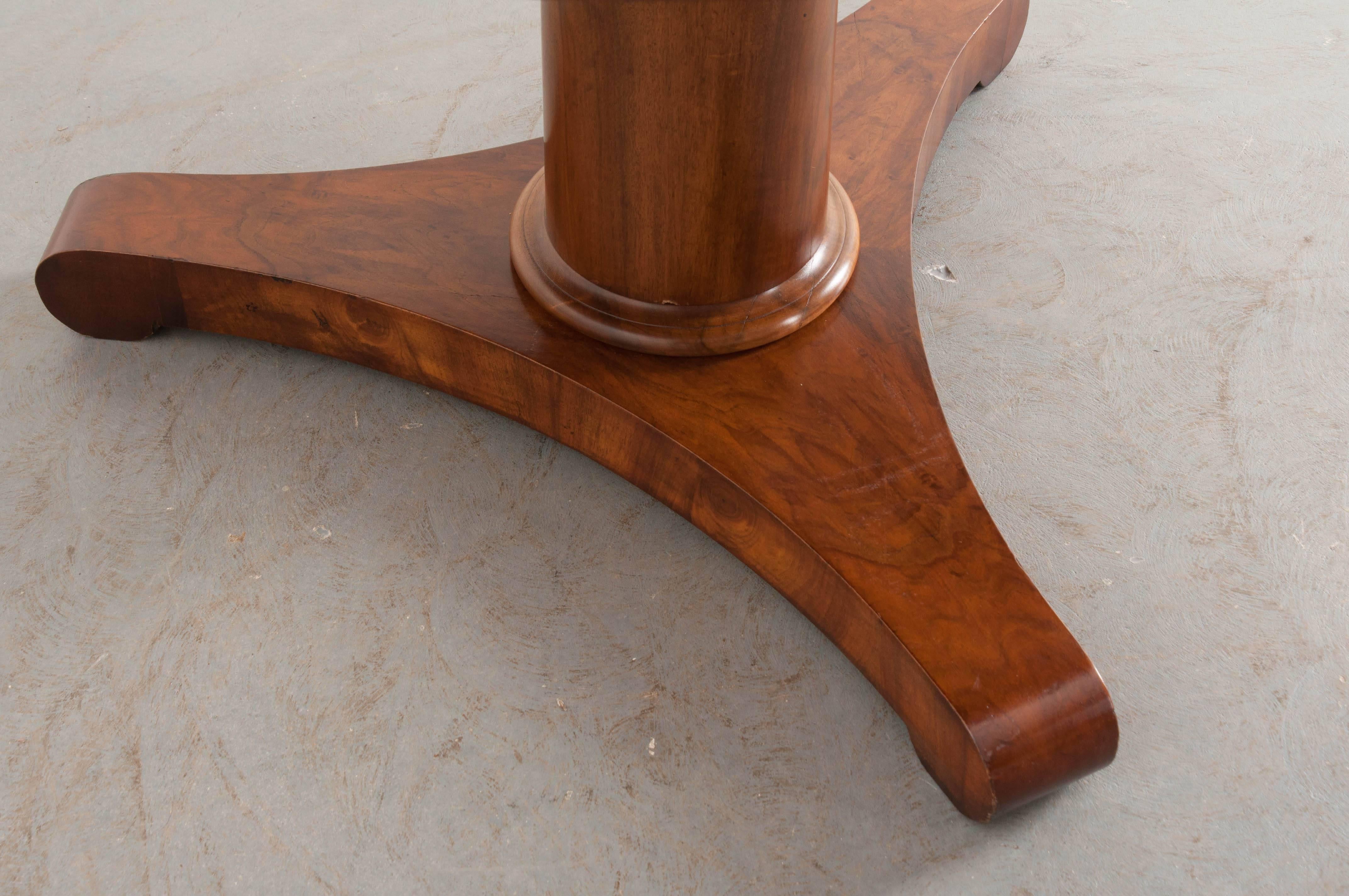 French 19th Century Walnut Pedestal Center Table In Good Condition In Baton Rouge, LA