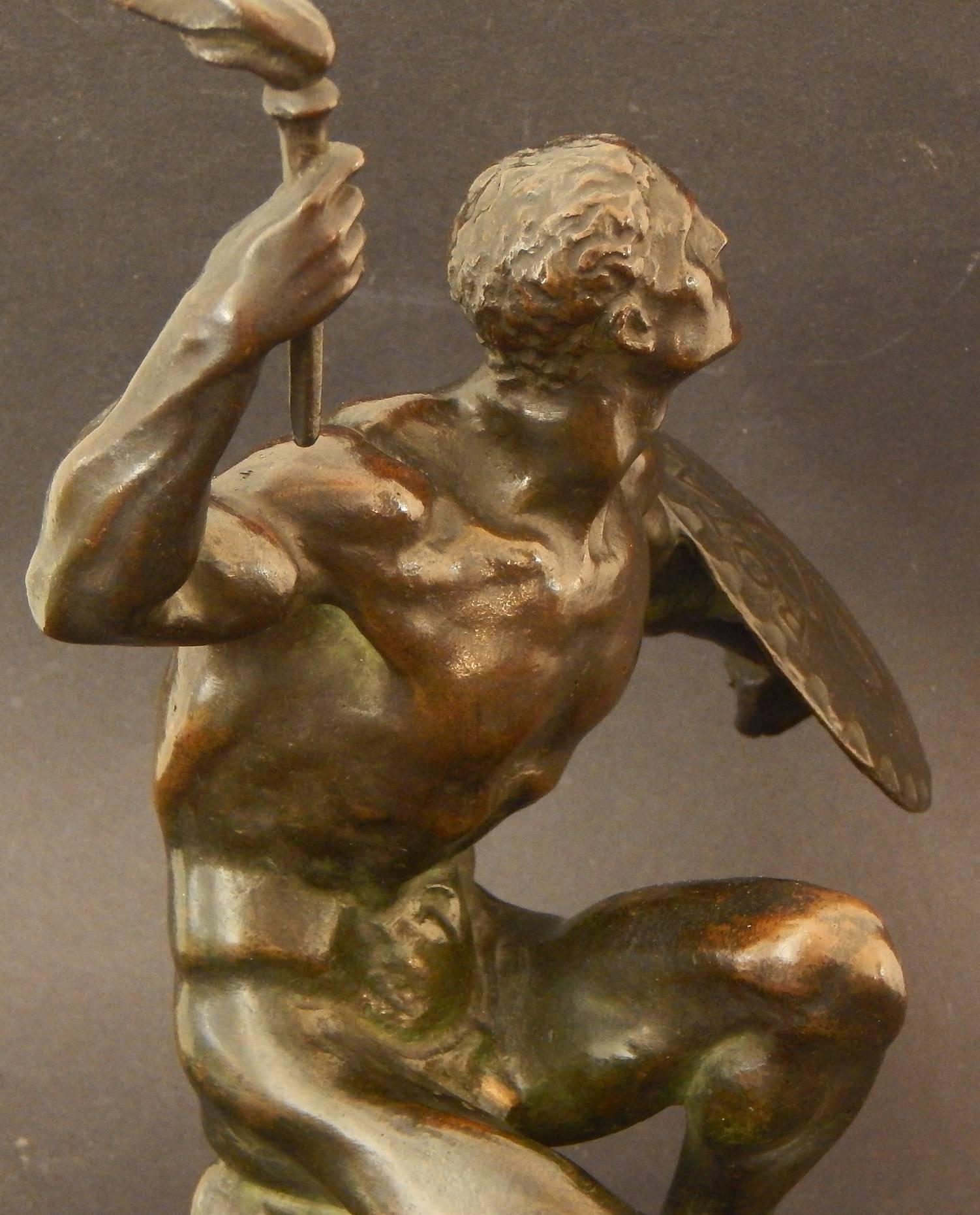 Seltene Art déco-Statue aus Bronze von Castiglioni, männlicher Akt mit Schild, 1930 im Zustand „Hervorragend“ im Angebot in Philadelphia, PA
