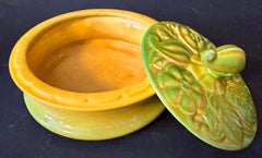 «Hojas y flores», plato con tapa de estilo Art Déco, muy poco común, en amarillo canario y verde lima