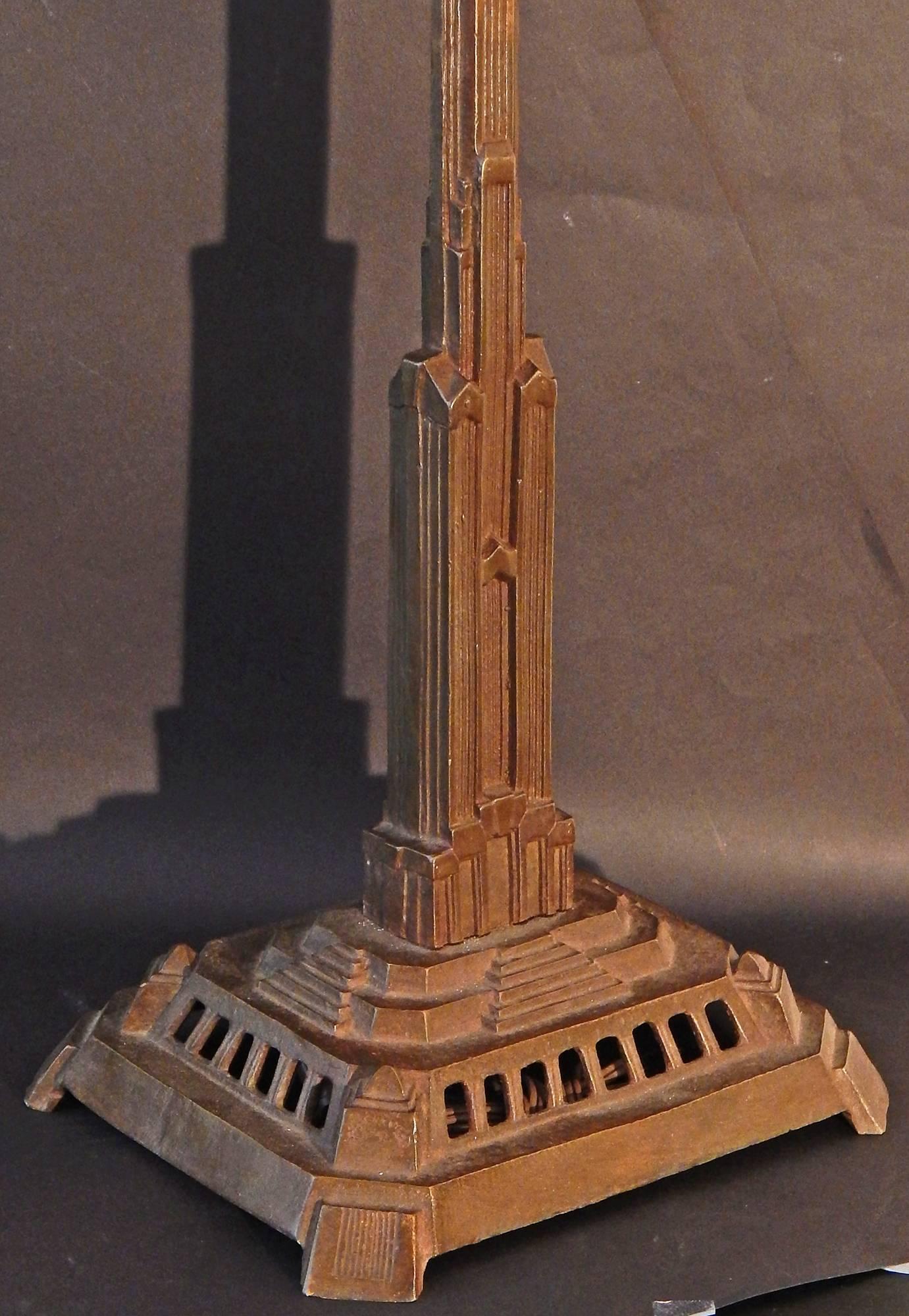 Pair of Bronze Art Deco Skyscraper Lamps, Antique and Highly Rare In Excellent Condition For Sale In Philadelphia, PA