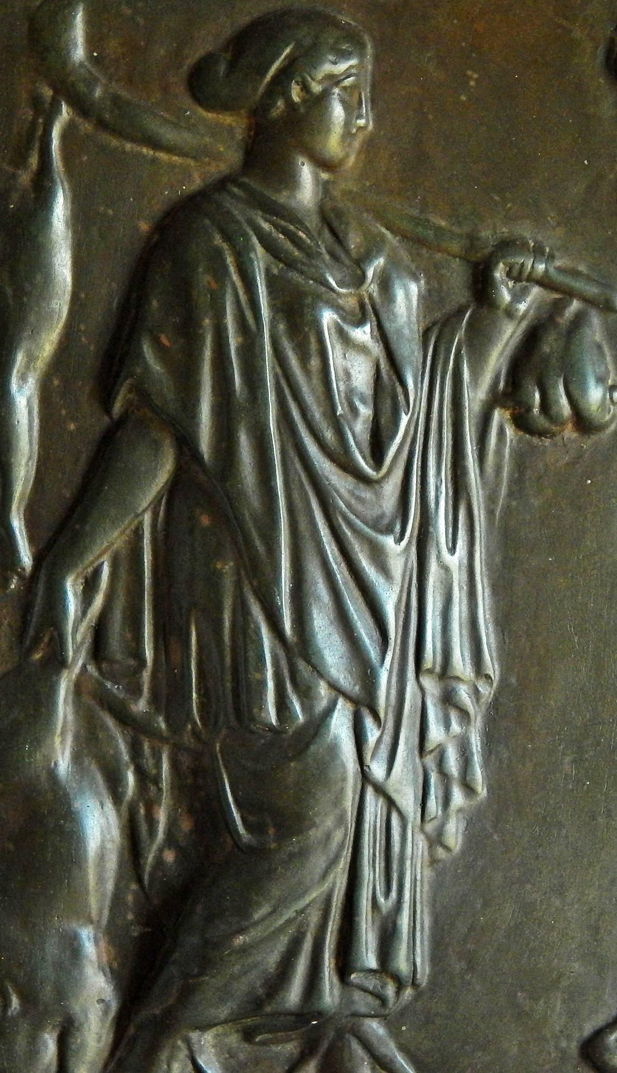 Néo-classique « Hercule et le taureau », sculpture mythologique en relief avec nu masculin, di Signa en vente