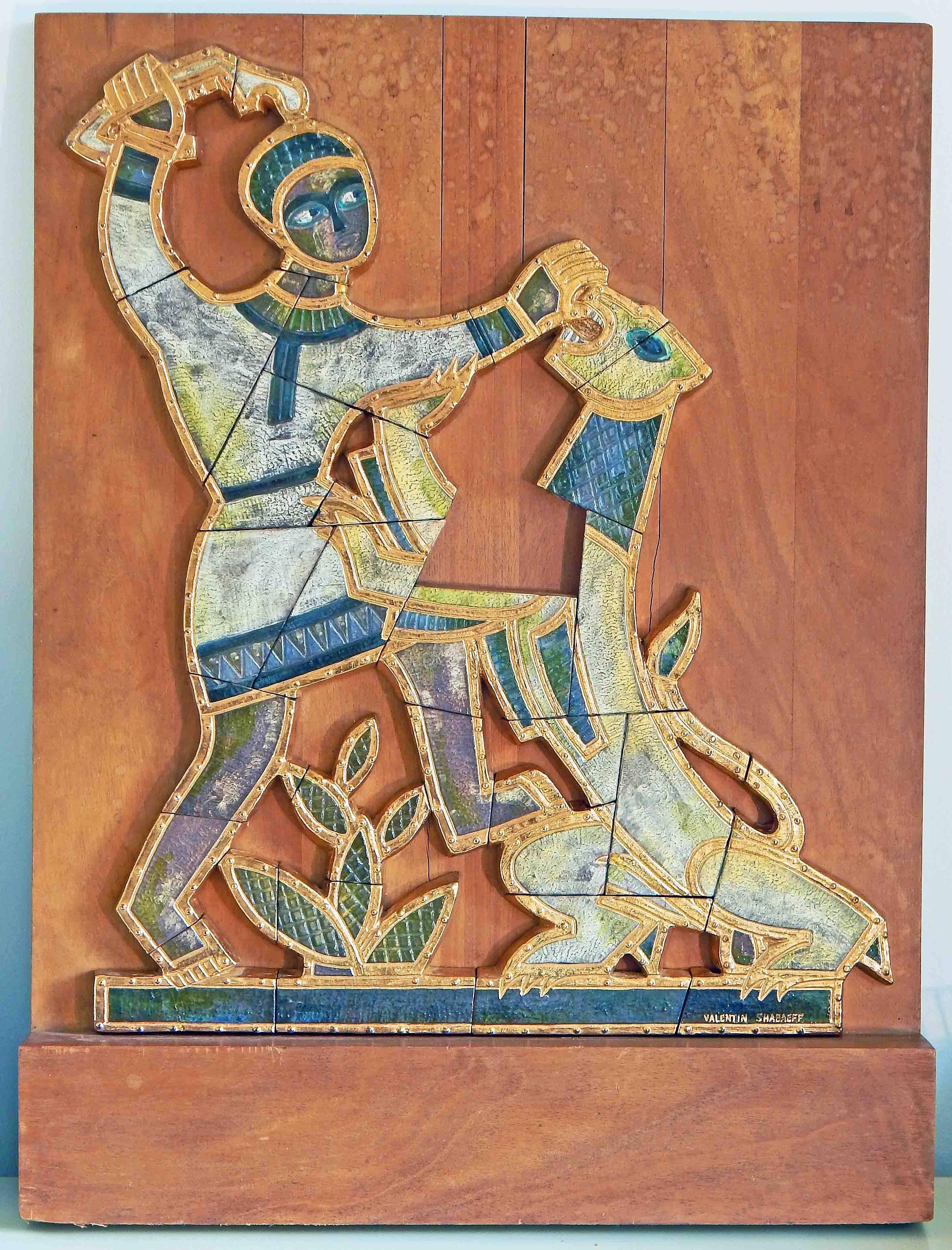 Vernissé « Samson et le lion », grand panneau sculptural Art Déco rare avec mosaïque de carreaux en vente