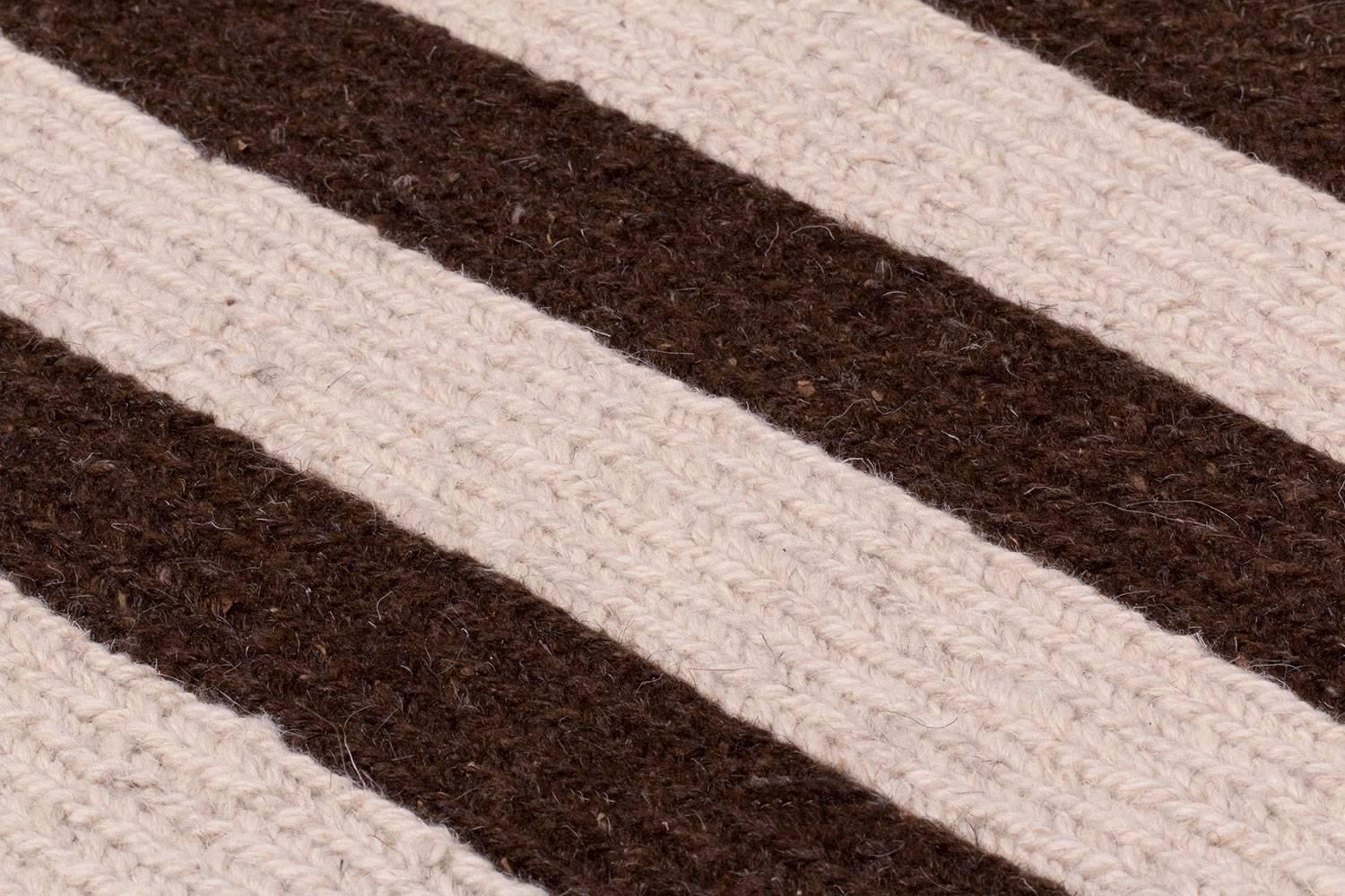 Hand-Woven Contemporary 'Sagaponack Stripe' Sumak Area Rug