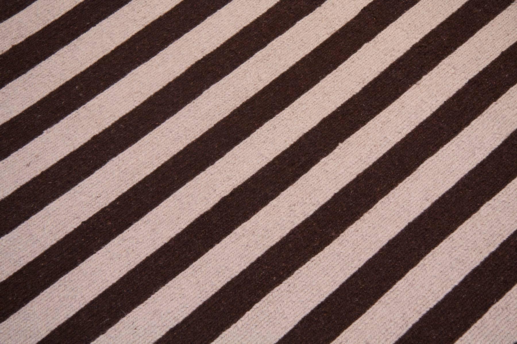 Modern Contemporary 'Sagaponack Stripe' Sumak Area Rug