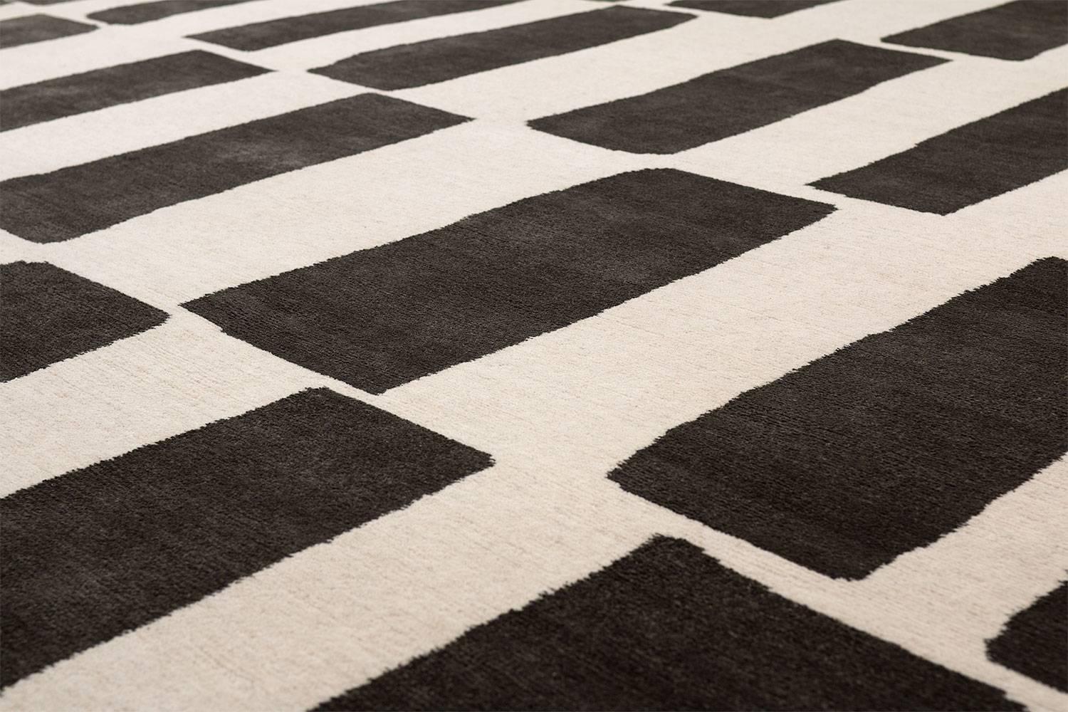 black and white rug 8x10