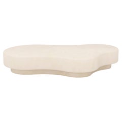 Individuell gestaltbarer, handgefertigter Couchtisch aus Gips, organische Form, T170