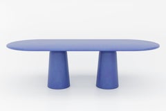 Moderner Esstisch „Column“ in Königsblau aus Gips von Atelier BB, oval, 260 x 110 cm