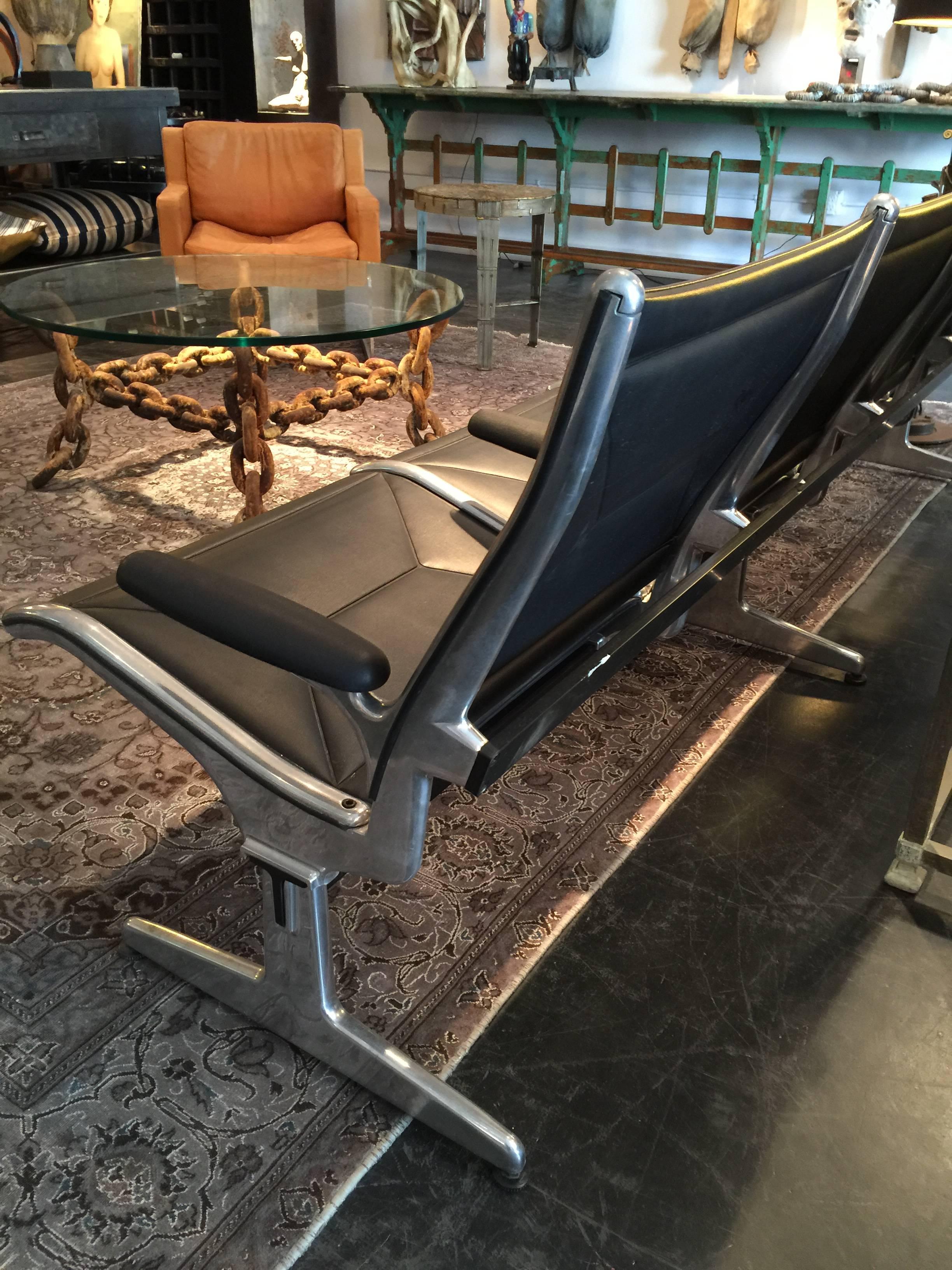 Vintage Herman Miller Airport Bench In Excellent Condition In Seattle, WA