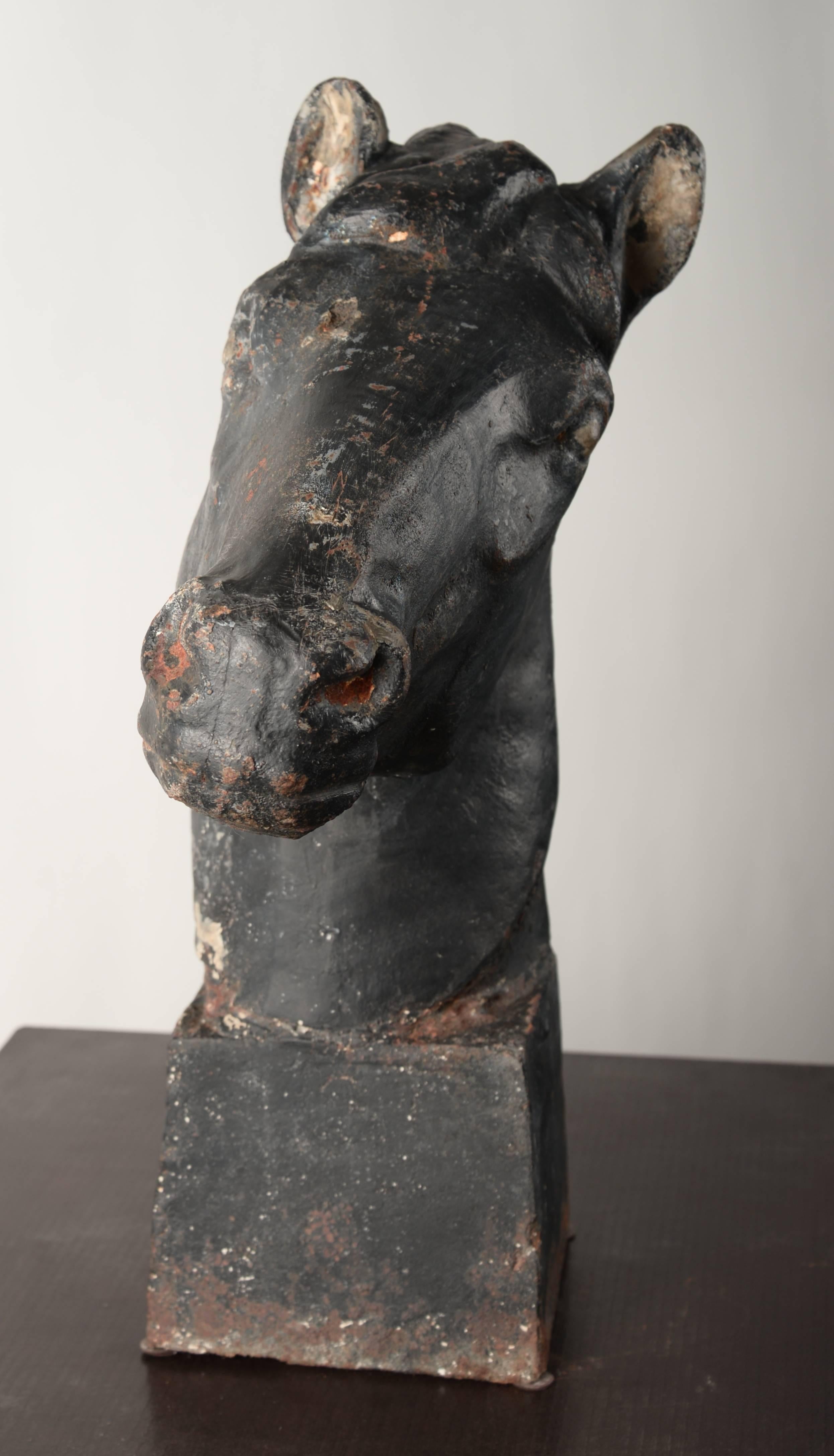 Cast Iron Horse Head In Good Condition For Sale In Seattle, WA