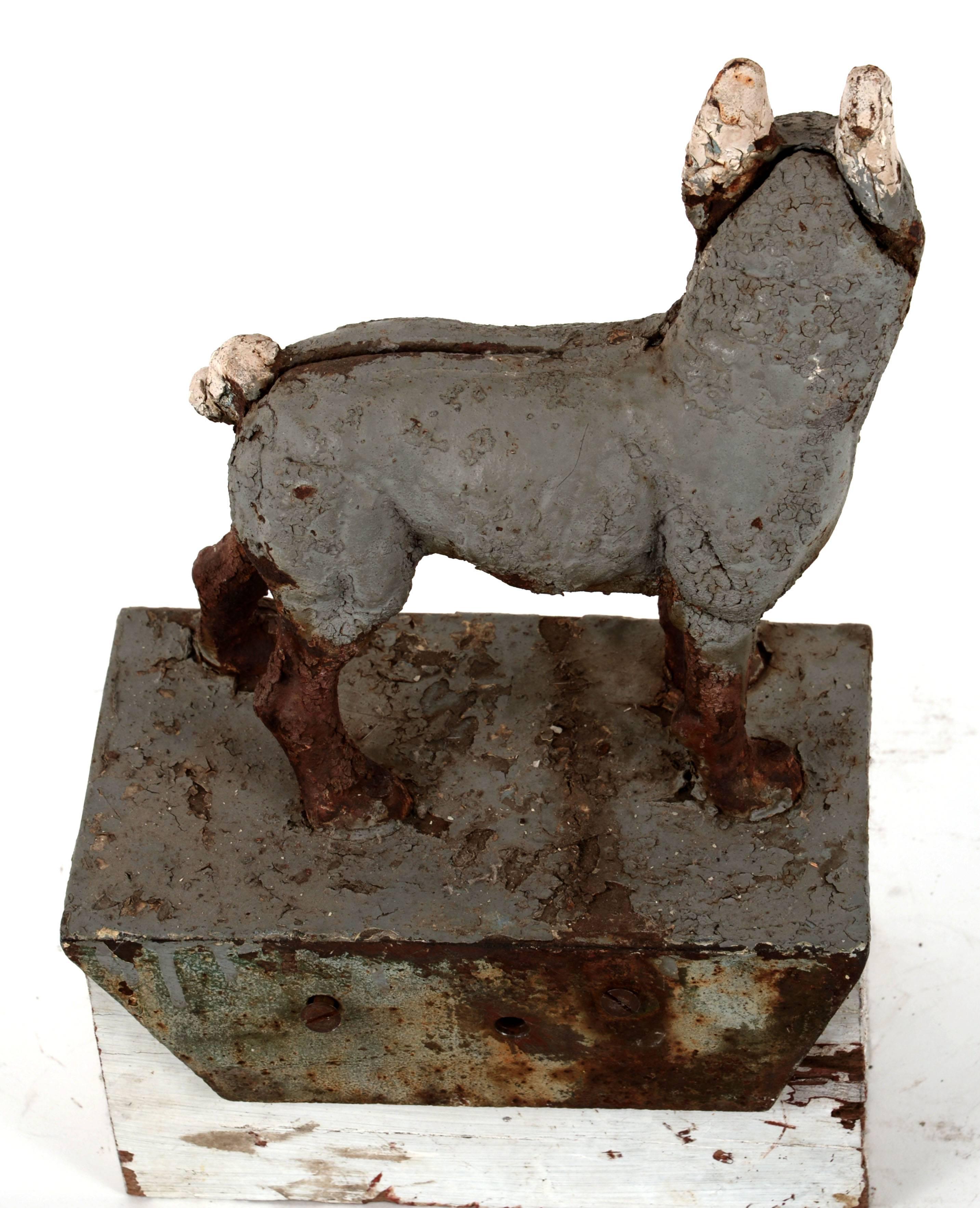 Cast Iron Pooch In Distressed Condition In Seattle, WA