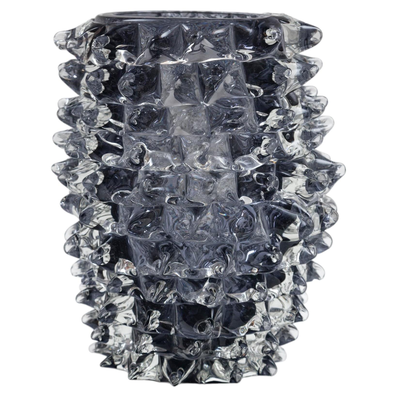Vaso scultoreo moderno di Murano soffiato a rostro in ametista scuro