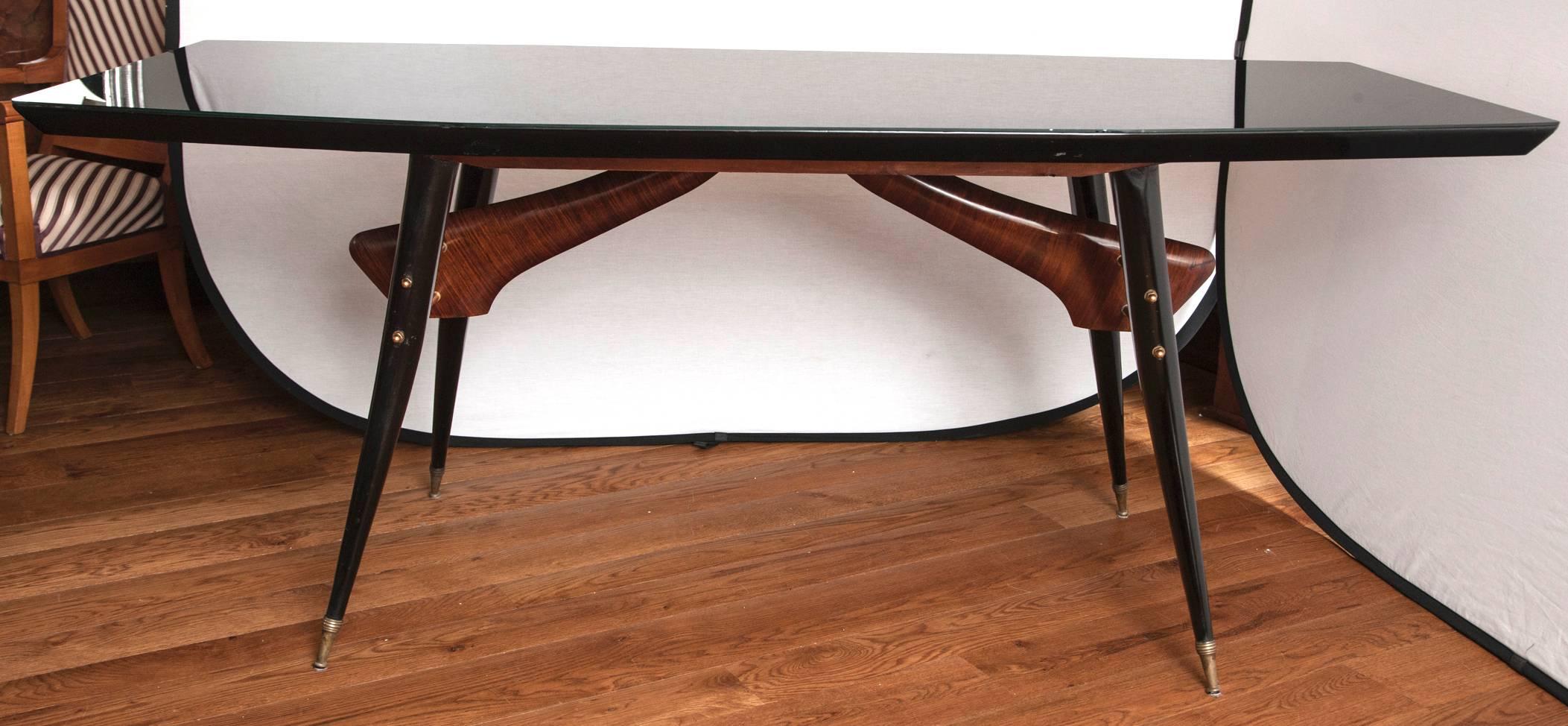 Sleek Italian Design Table In Excellent Condition In Westport, CT