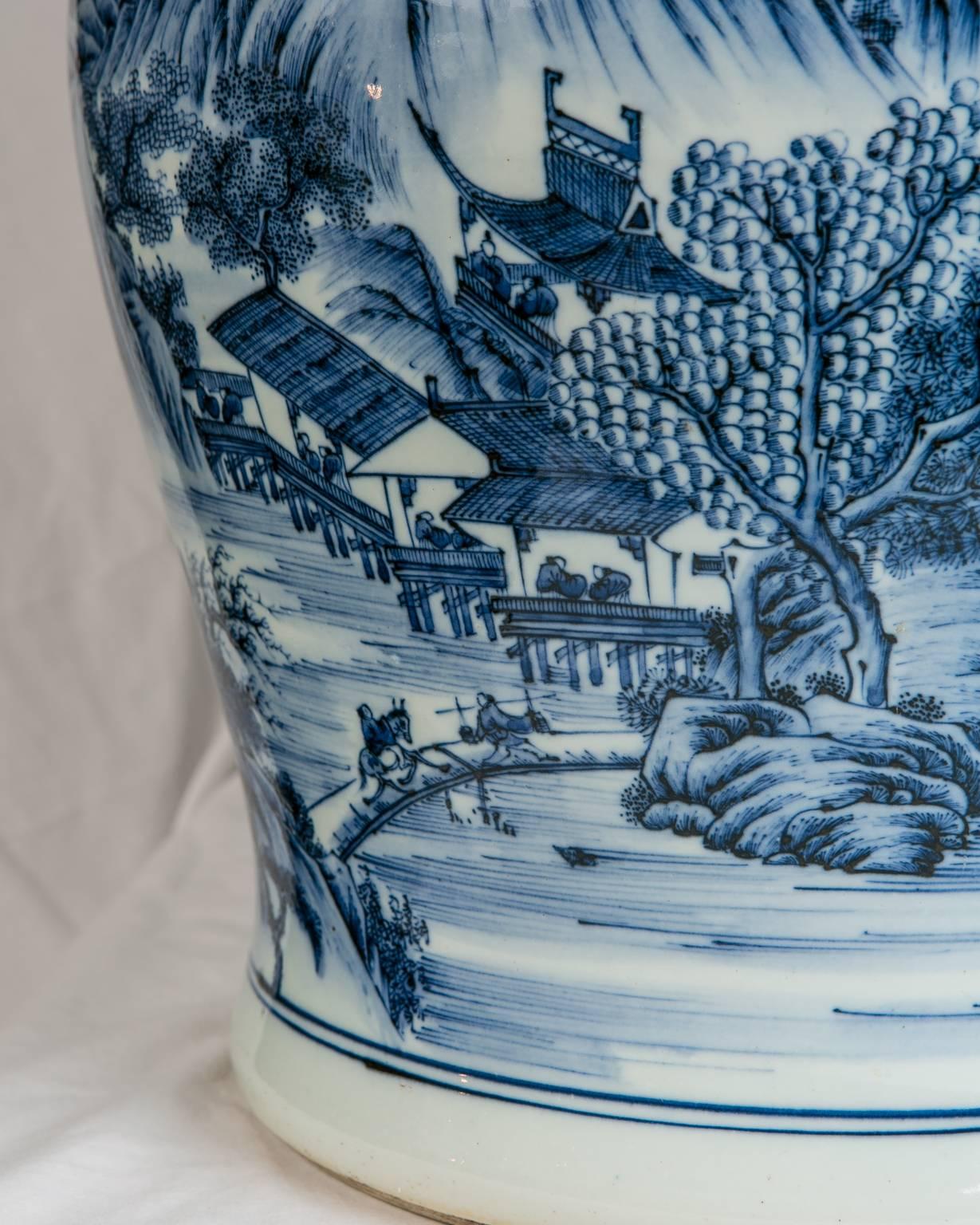 Blue and White Porcelain Ginger Jars In Excellent Condition In Katonah, NY