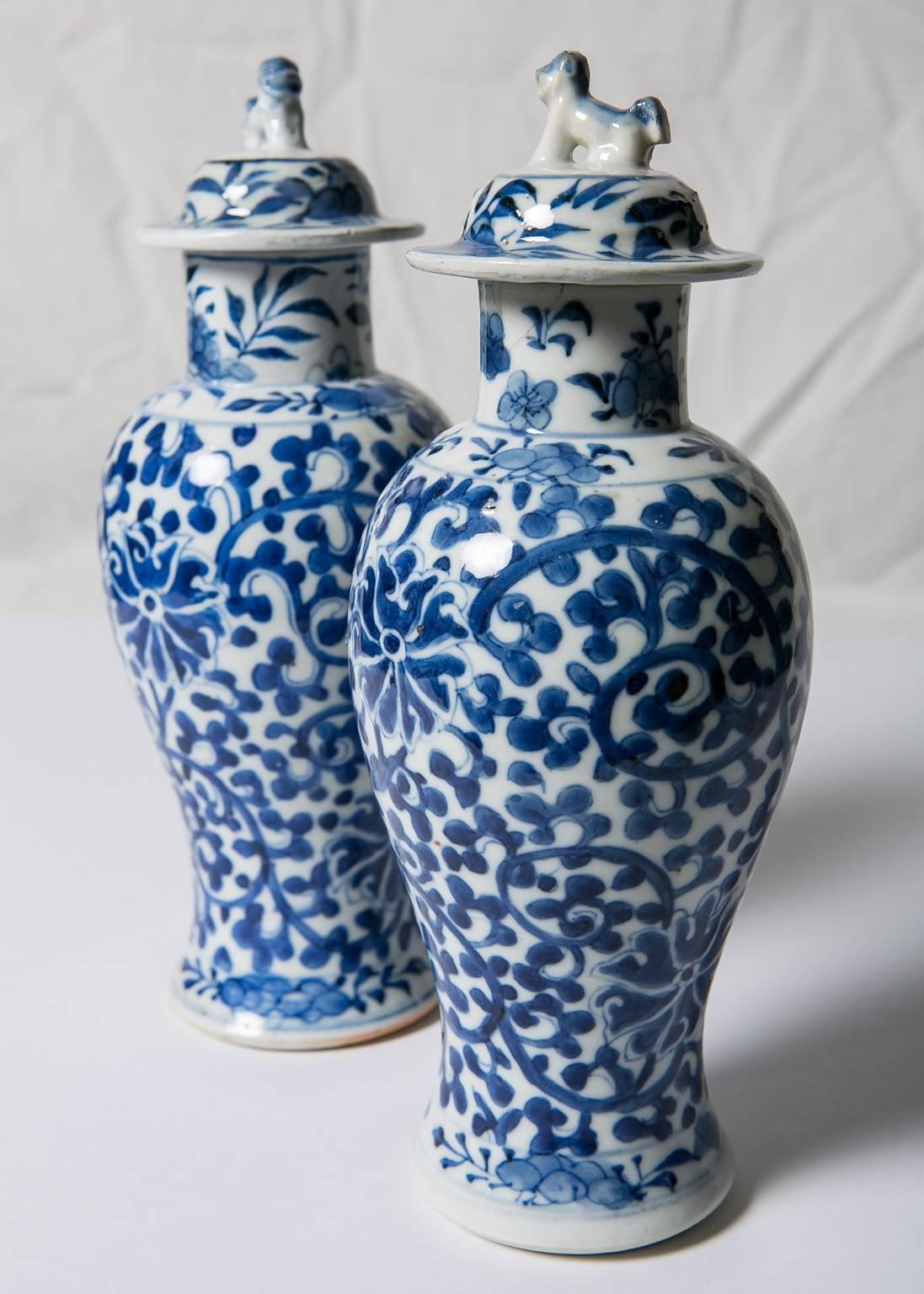 Blue and White Chinese Porcelain Vases, Pair In Good Condition In Katonah, NY