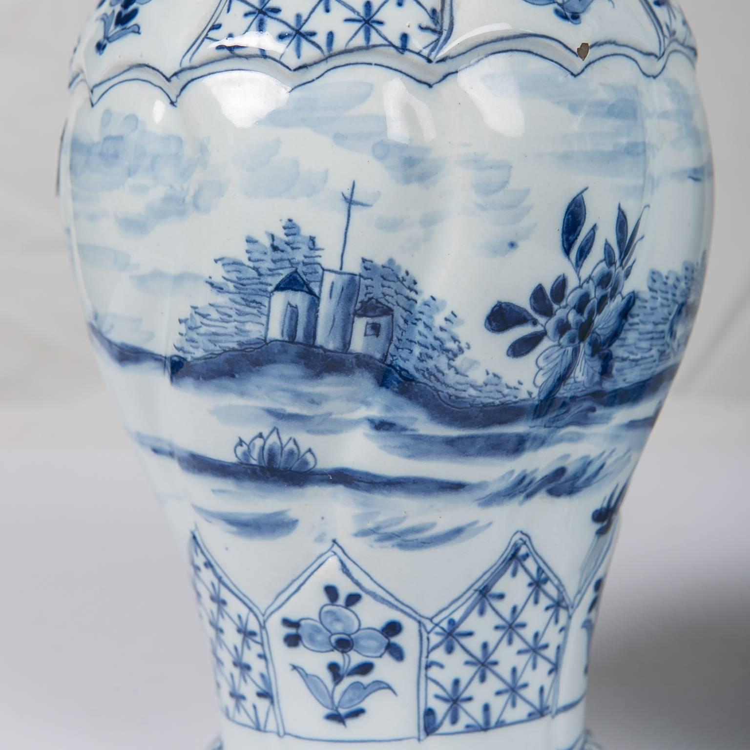 Blue and White Delft Vases In Excellent Condition In Katonah, NY