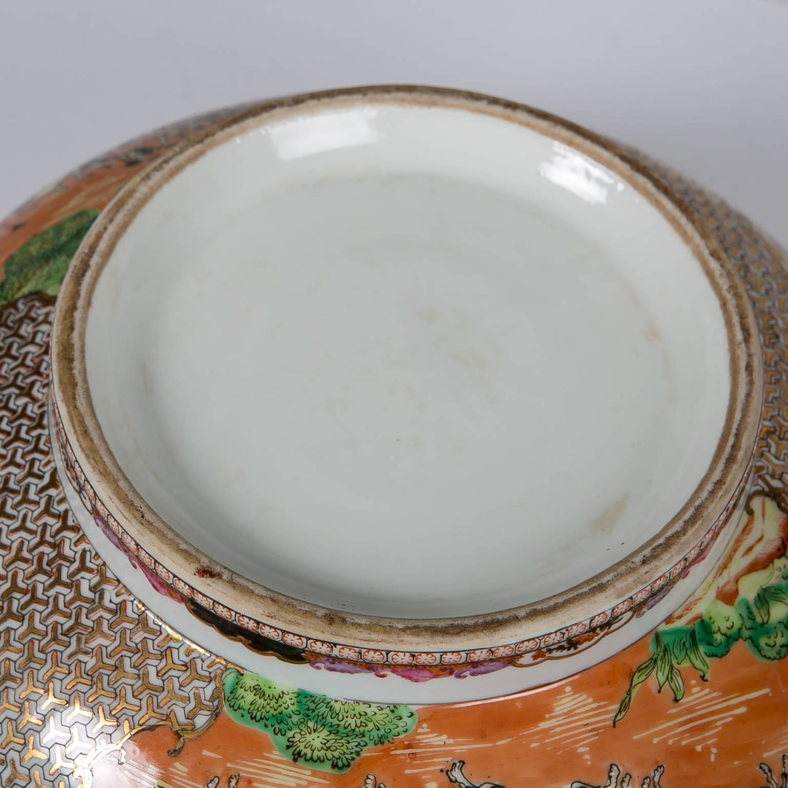 Fine Reproduction Chinese Porcelain Hunt Bowl with 18th Century Scene 1