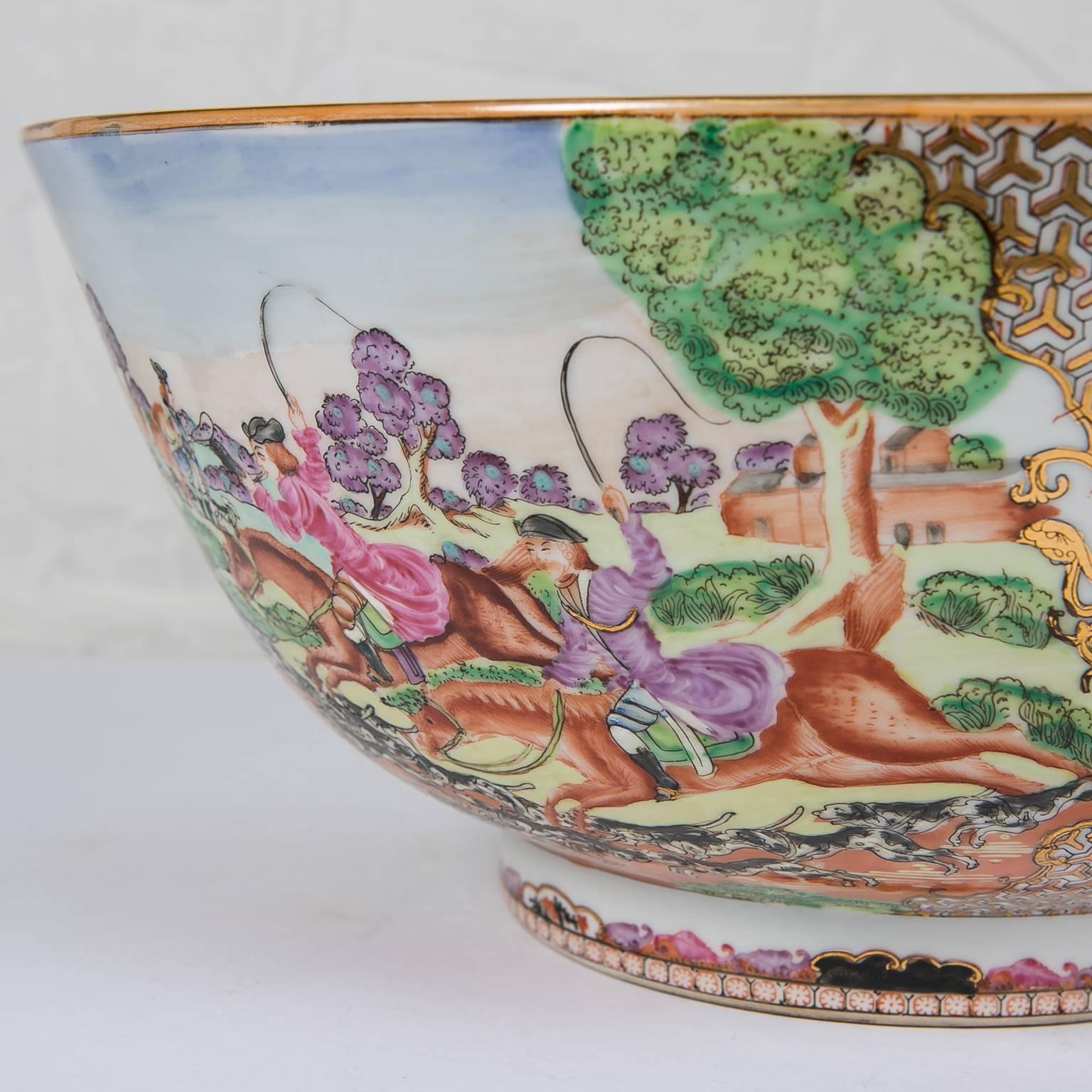 Qing Fine Reproduction Chinese Porcelain Hunt Bowl with 18th Century Scene