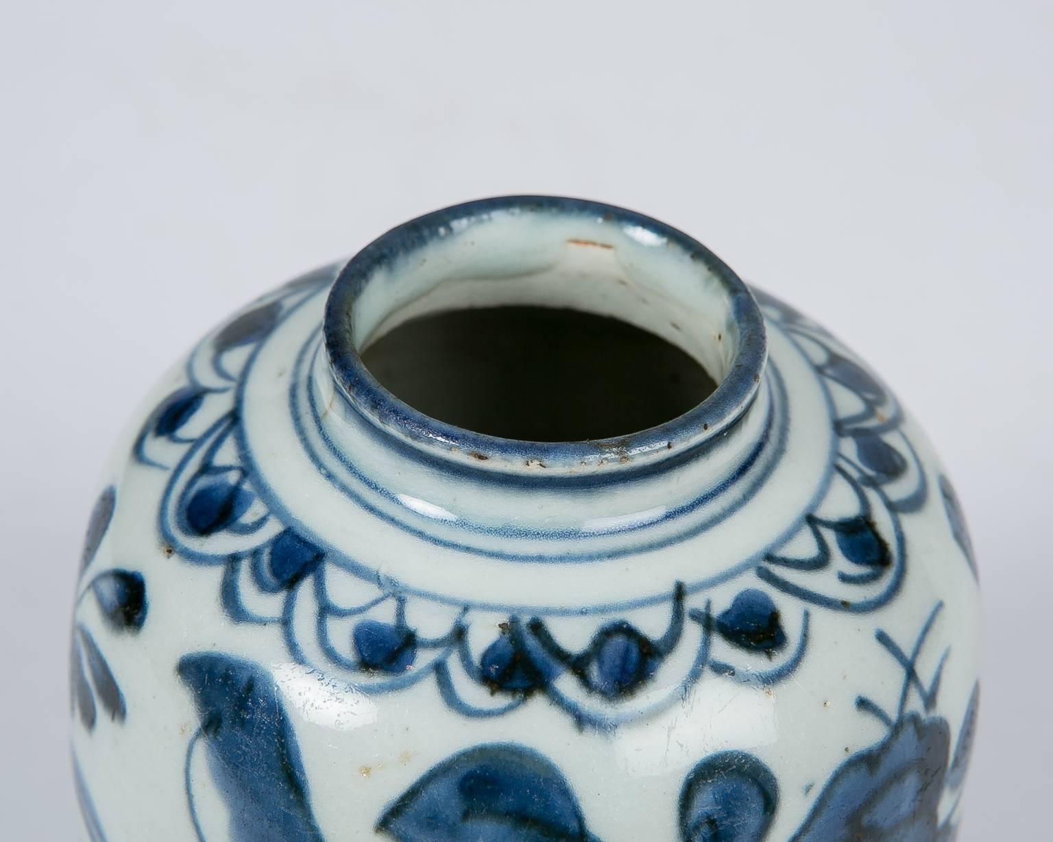 Ming Chinese Blue and White Small Zhangzhou Porcelain Vase Made circa 1590