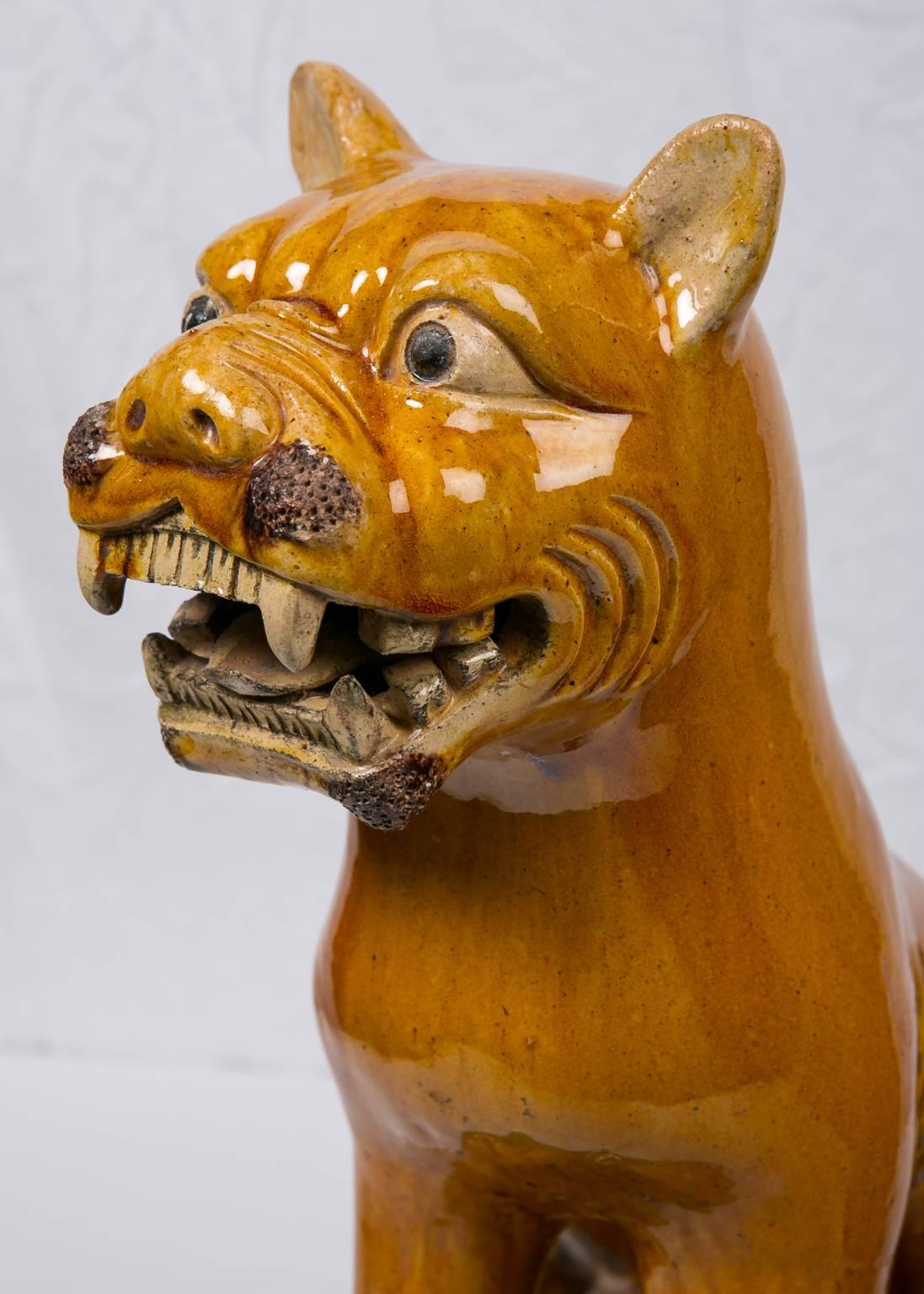 Pair of Chinese Lion Dogs In Excellent Condition In Katonah, NY
