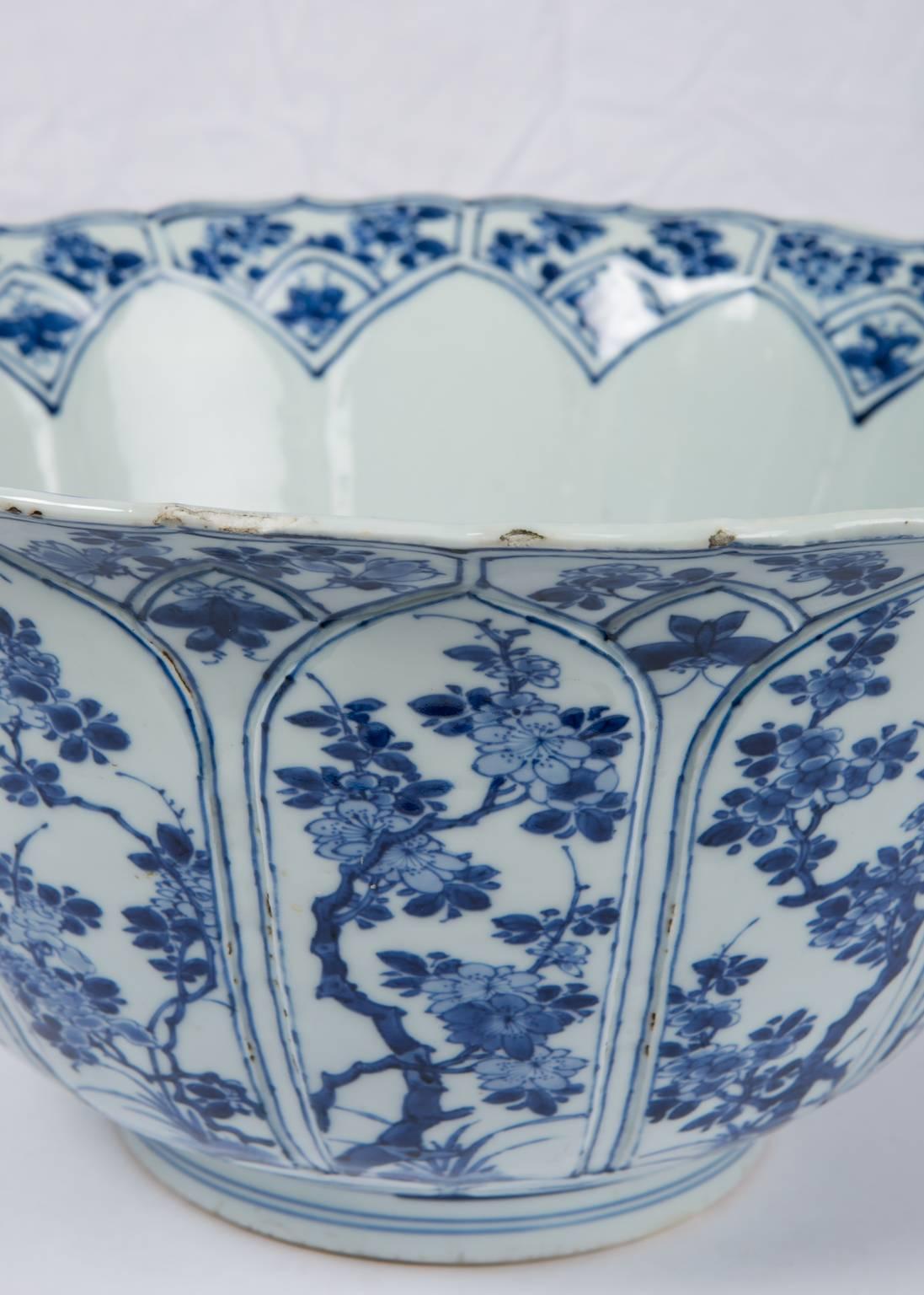 Pair of Antique Chinese Kangxi Blue and White Bowls 1