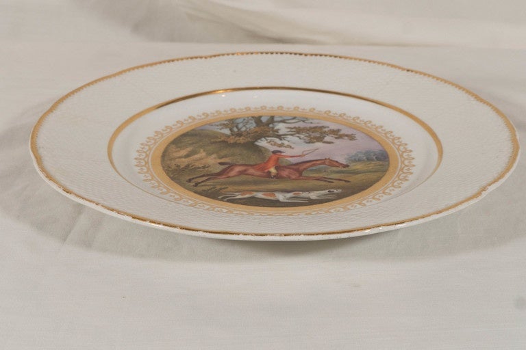 Anglais Scène de chasse au renard peinte à la main sur une assiette anglaise ancienne fabriquée vers 1815 en vente