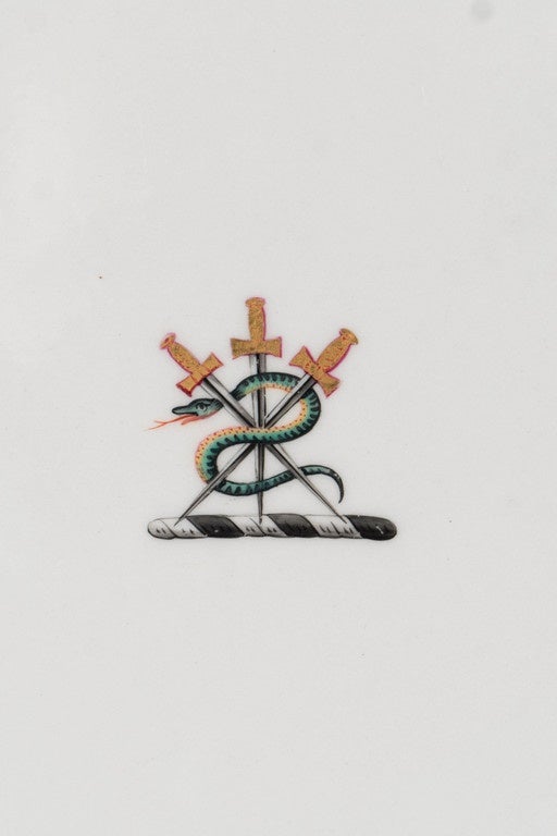 A Worcester Cake Plate with the Armorial Crest of the Family of Crosbie