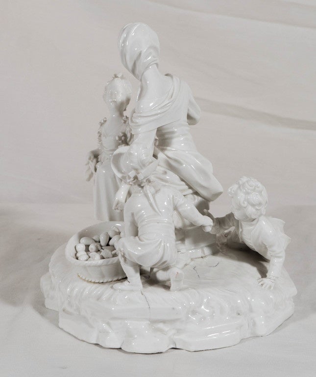 18th Century White Porcelain Höchst Figural Group of a Mother and Her Children In Excellent Condition In Katonah, NY
