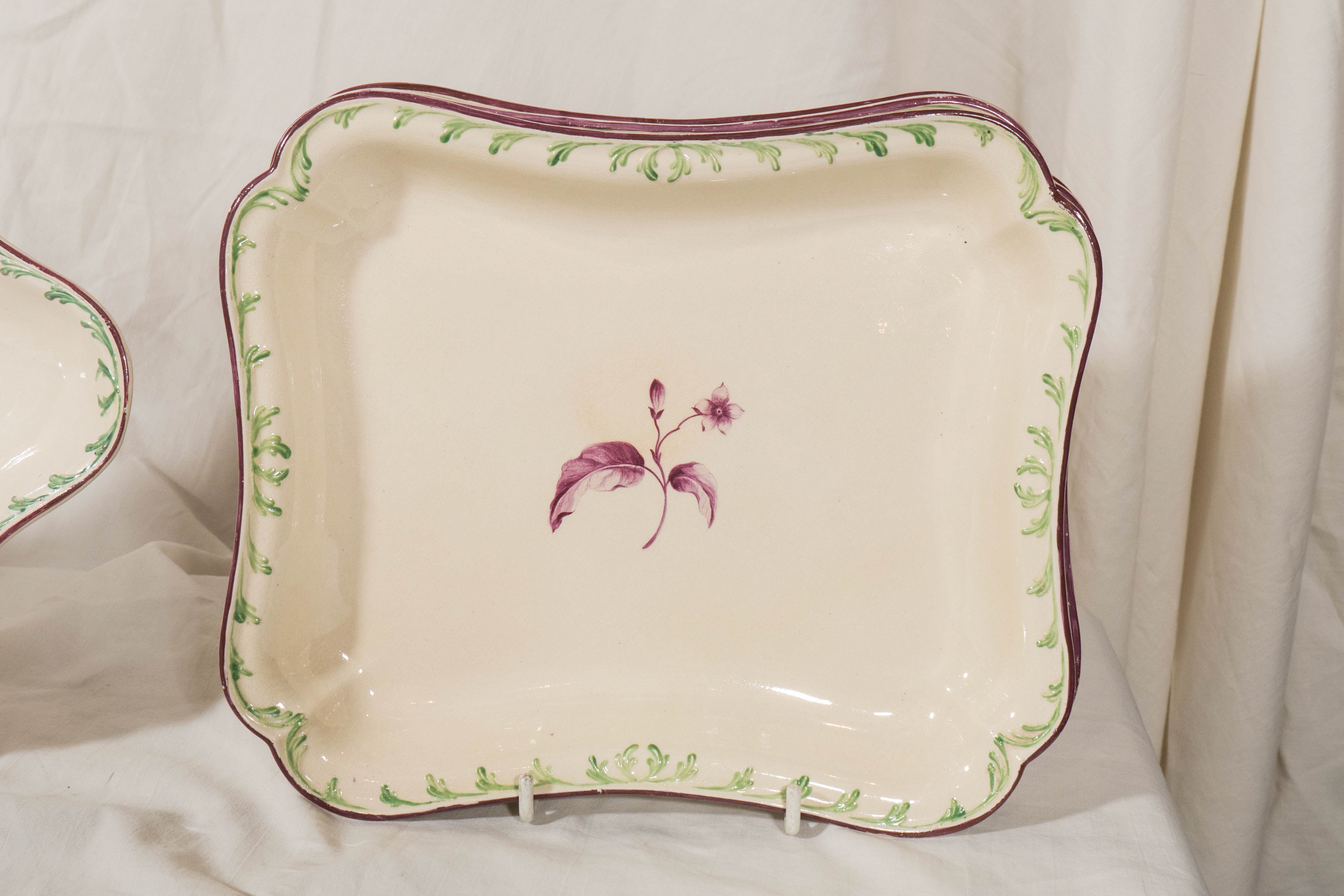 Late 18th Century Amtique Wedgwood Creamware Dishes with Green Feather Edge