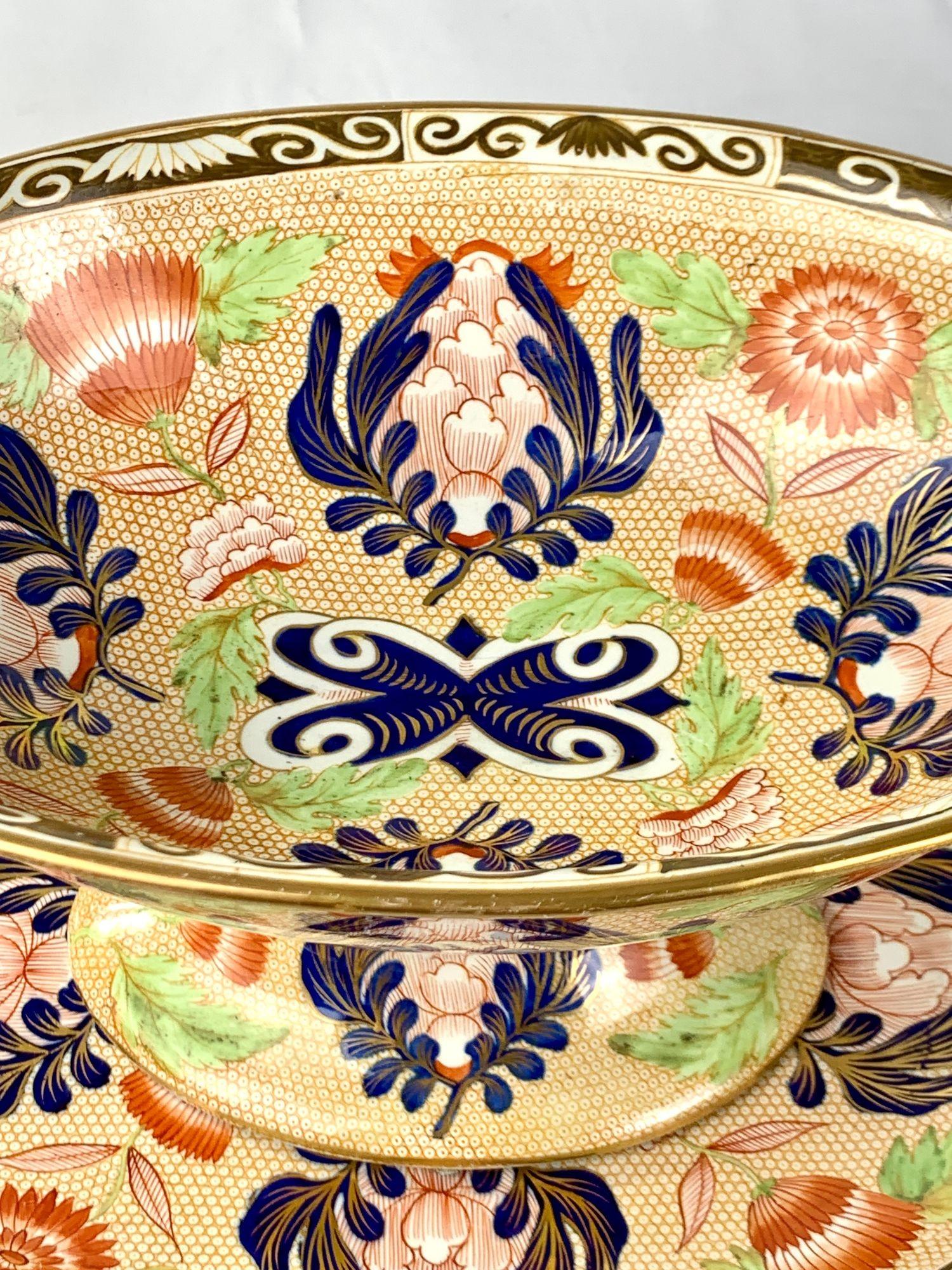 Antike Wedgwood Perlenware Hand bemalt Kompott mit Tablett Imari-Stil c.1820 (Handbemalt) im Angebot
