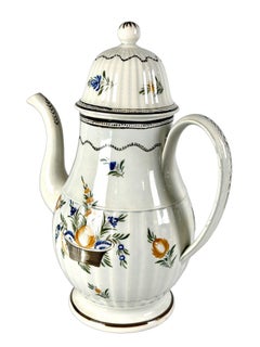 Cafetière anglaise en « pearlware » du XVIIIe siècle, décorée à la main de fleurs, vers 1790