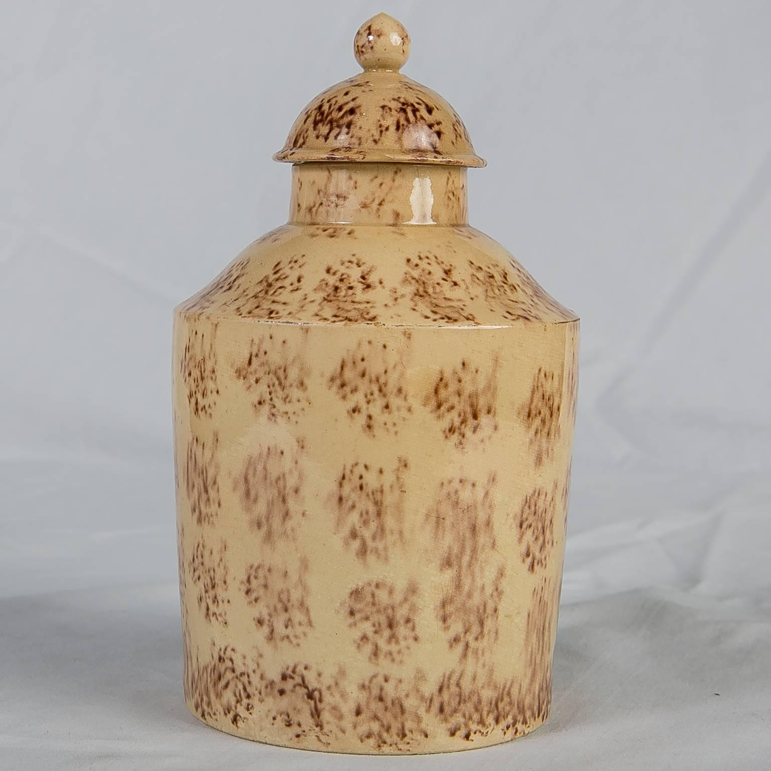 Great Britain (UK) Antique Creamware Tea Caddy with Sponged Decoration