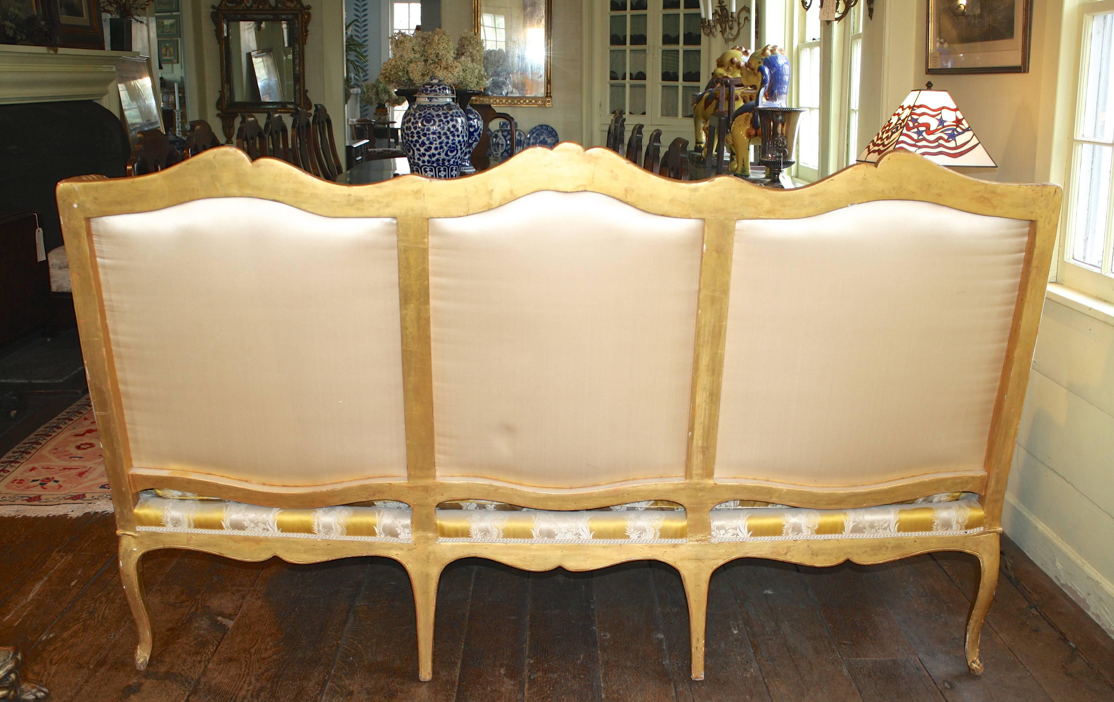 Louis XV Giltwood French Canape a Oreilles For Sale 3