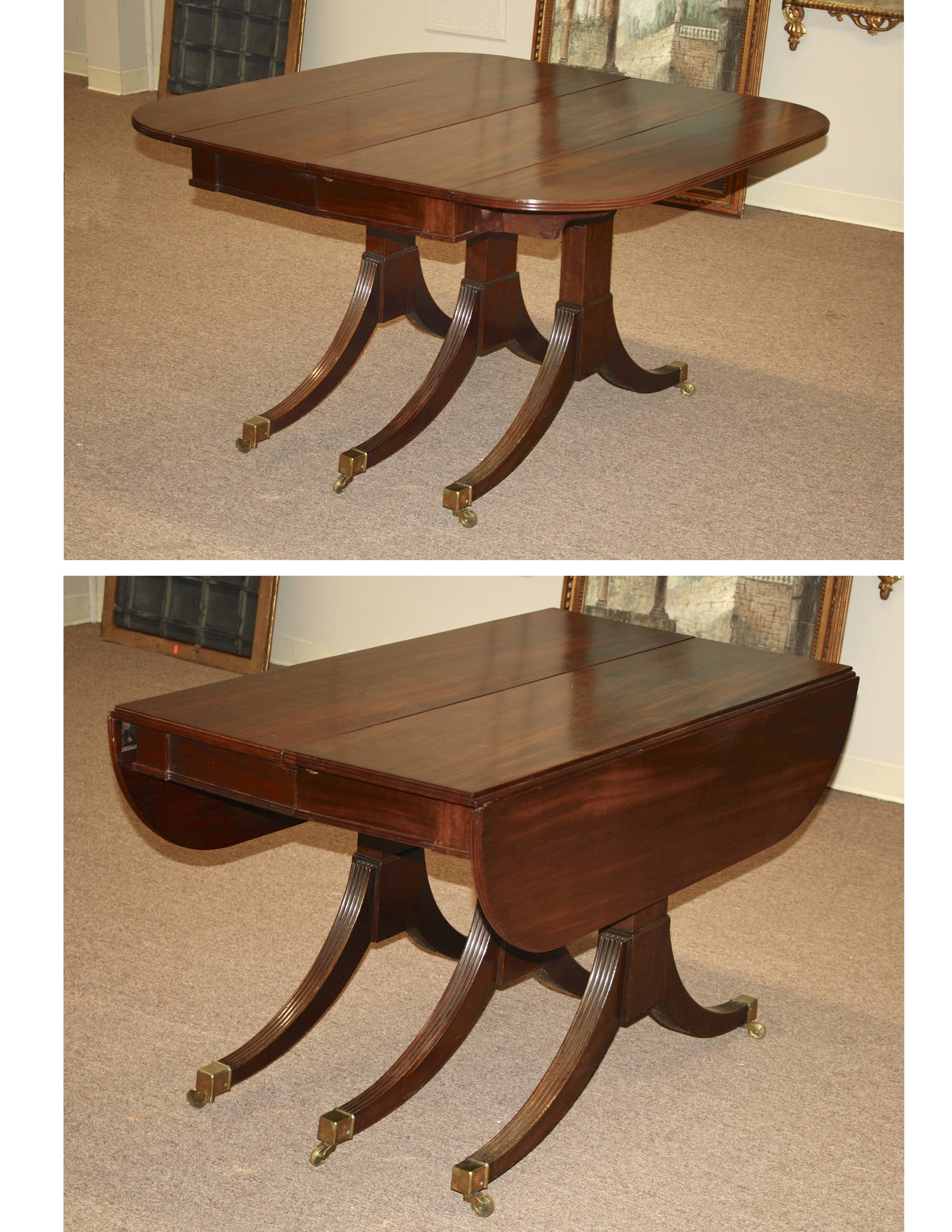 Brass American Federal Triple Pedestal 'Concertina' Banquet Table For Sale