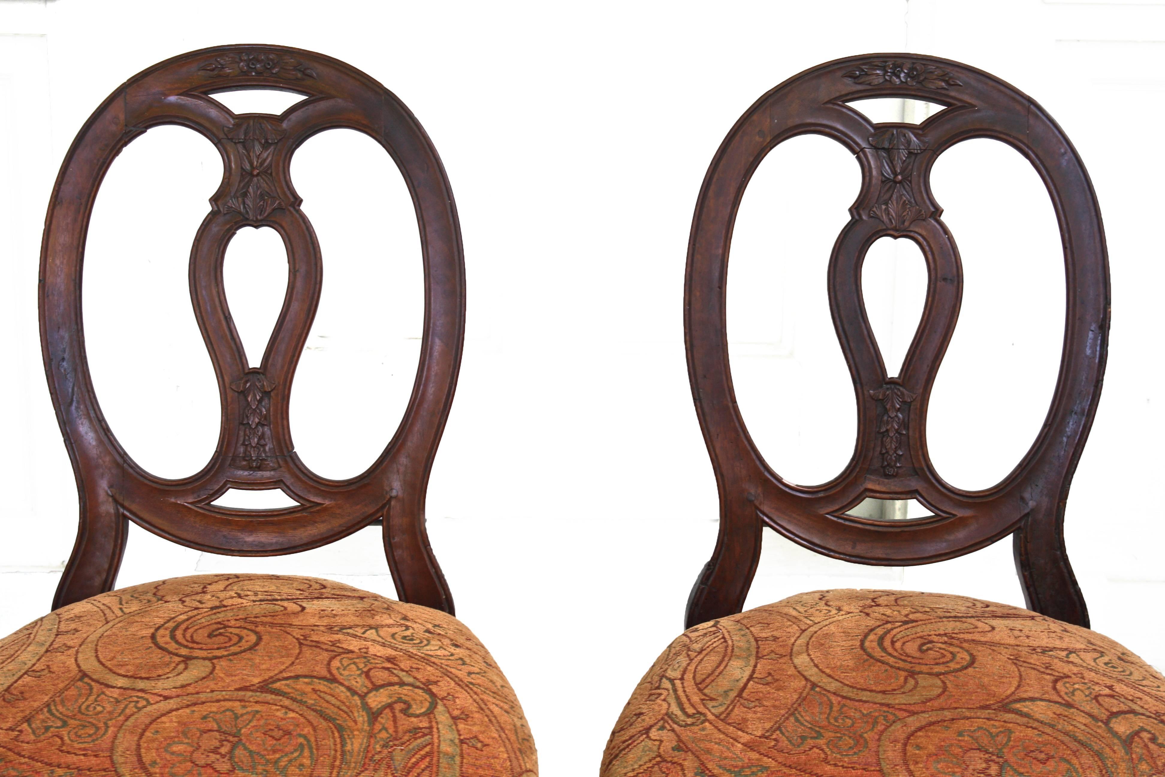 Pair of Italian Neoclassical Walnut Side Chairs In Good Condition For Sale In Woodbury, CT