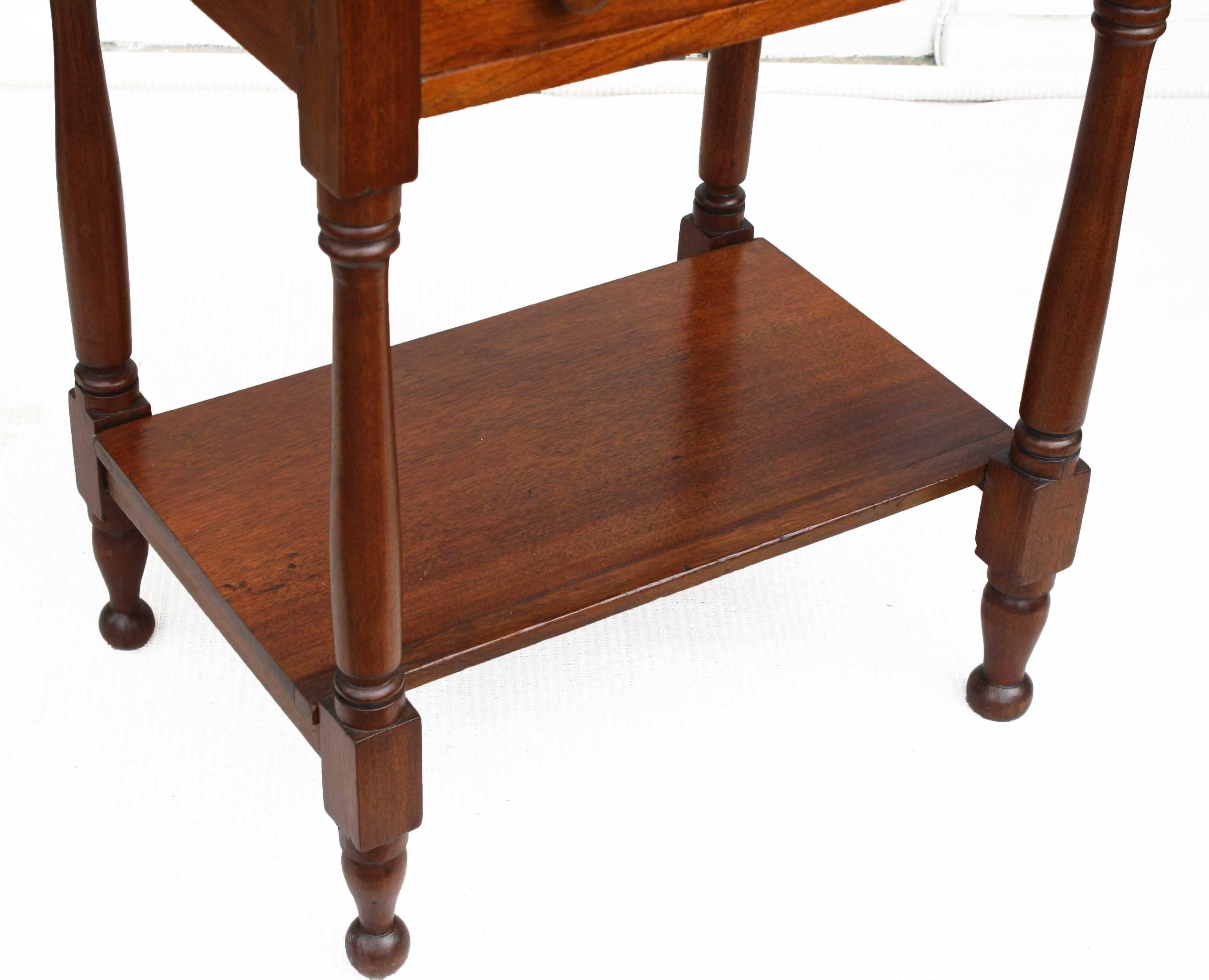 New England Federal Cherrywood Nightstand In Good Condition For Sale In Woodbury, CT